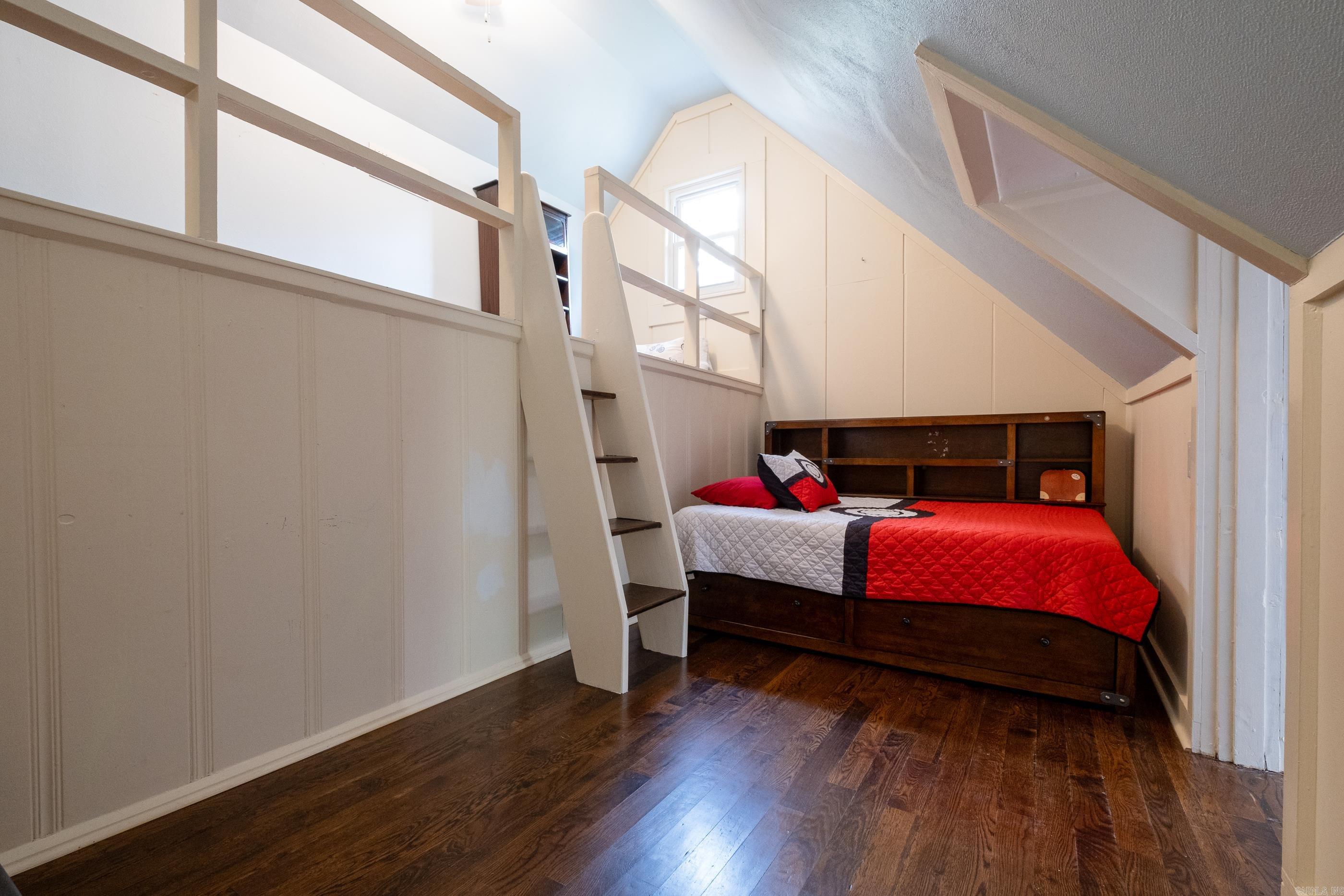 OAKWOOD PLACE - Residential