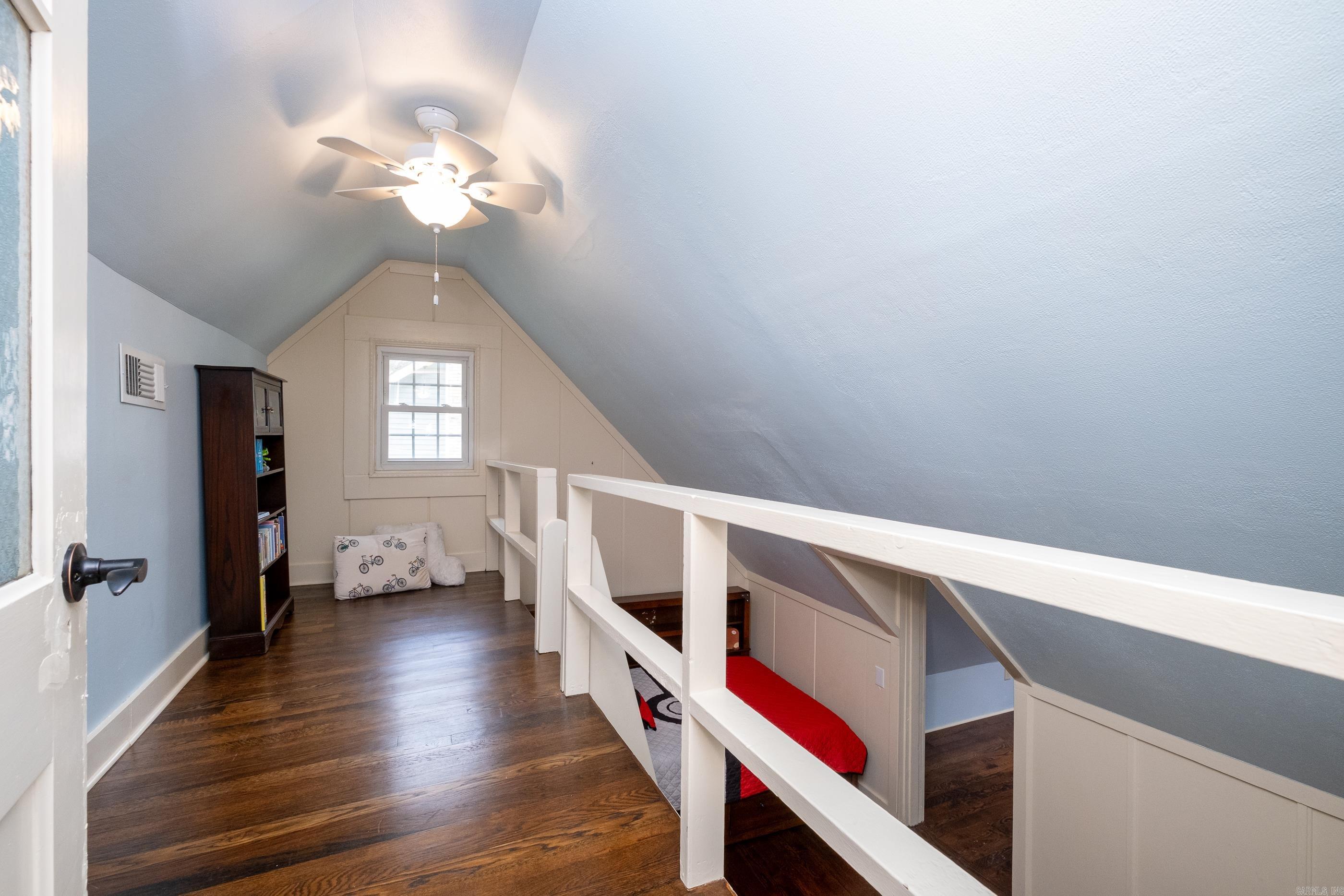 OAKWOOD PLACE - Residential