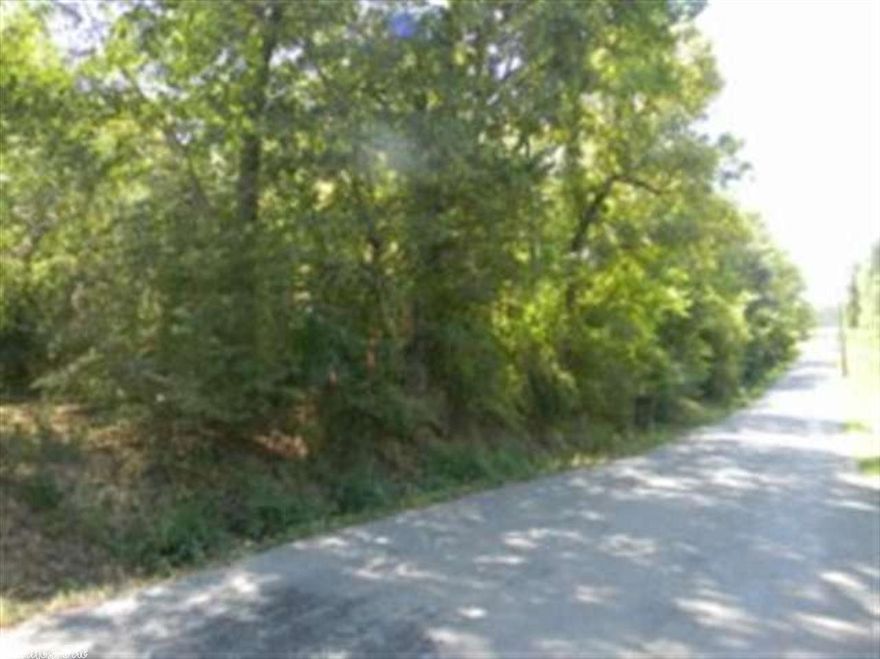 In area of new homes.  Nice buildable lots in West Little Rock.  Only a few blocks from Chenal Parkway.