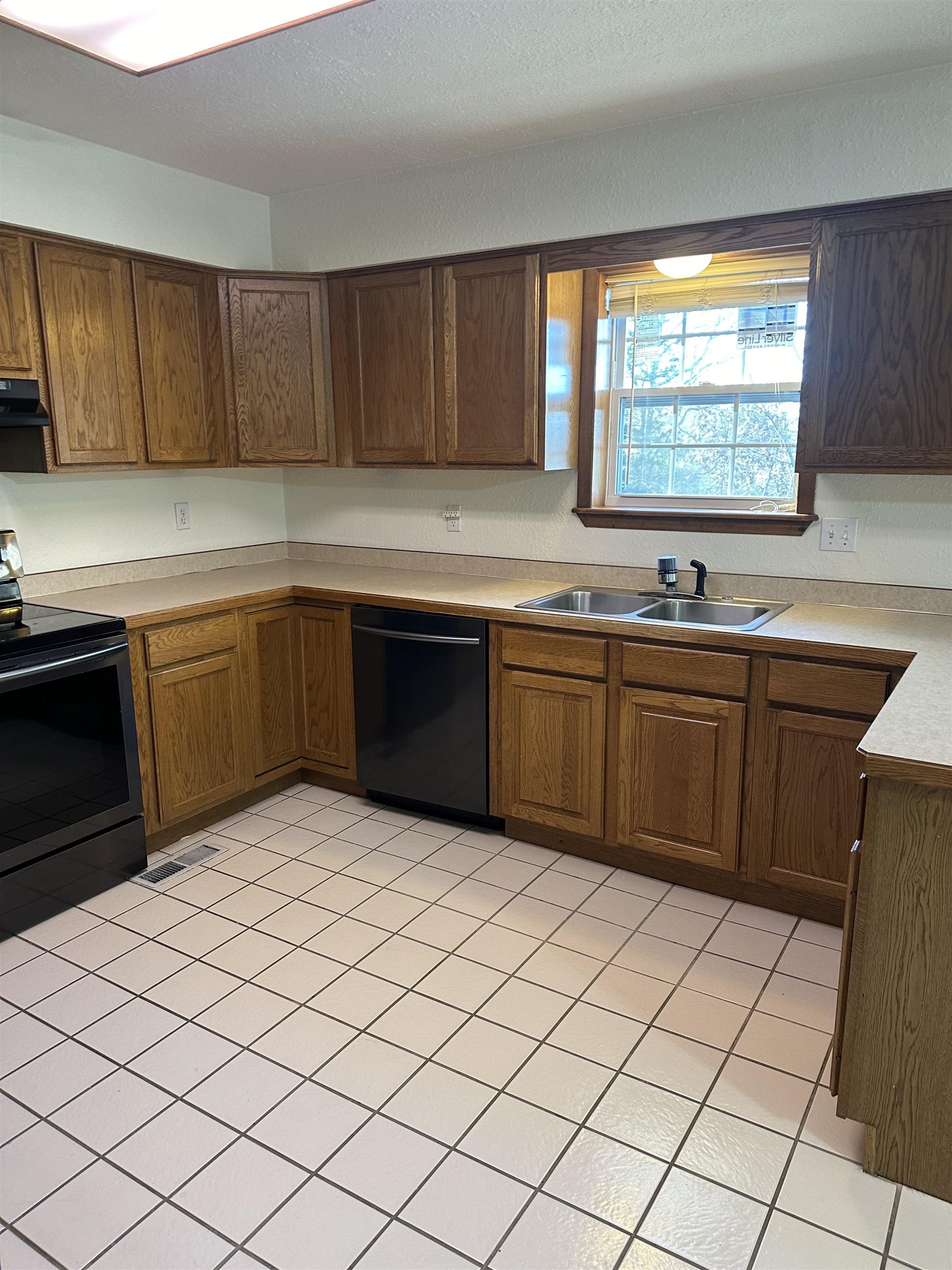 Dakota Second - Residential