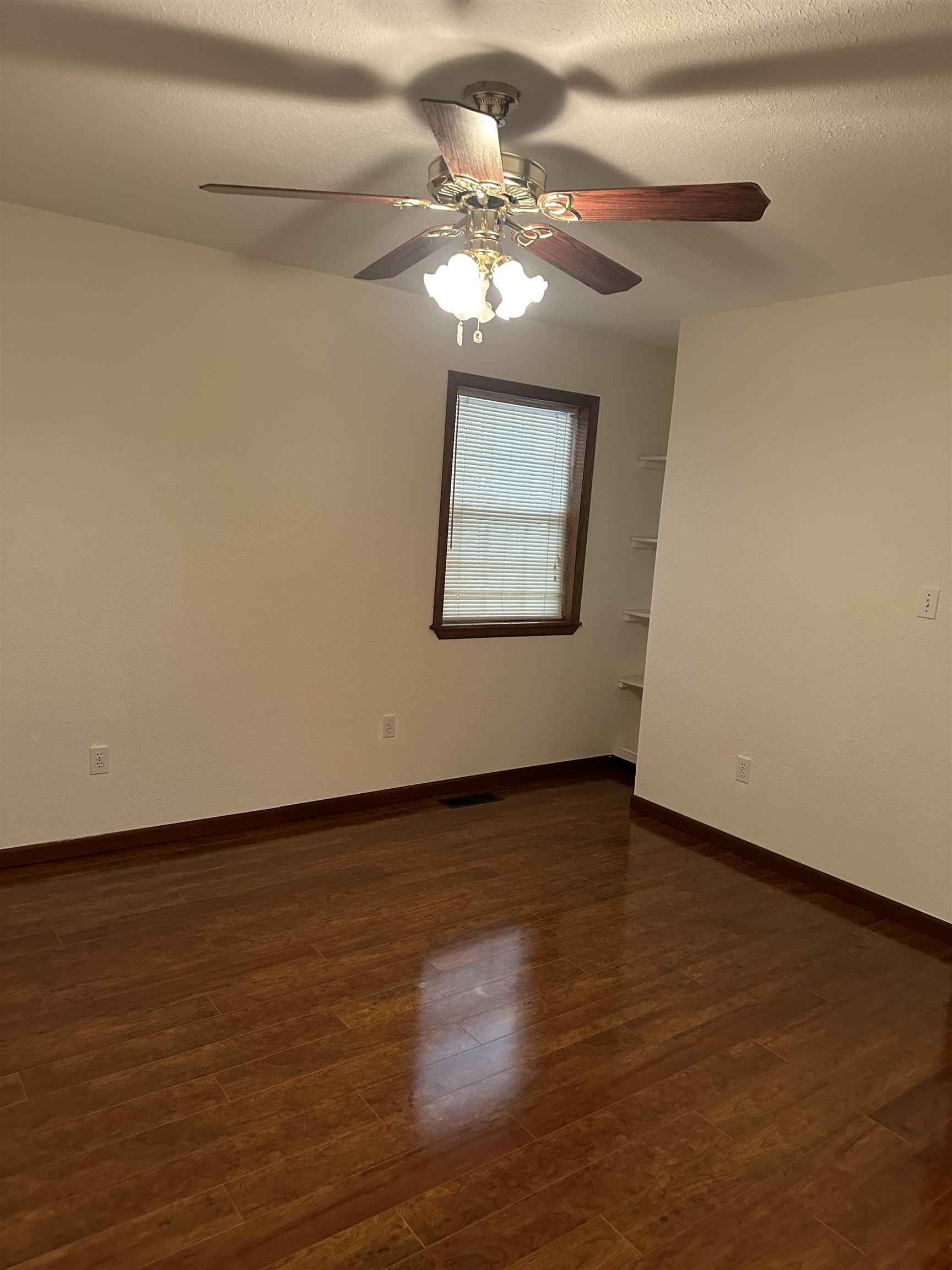 Dakota Second - Residential