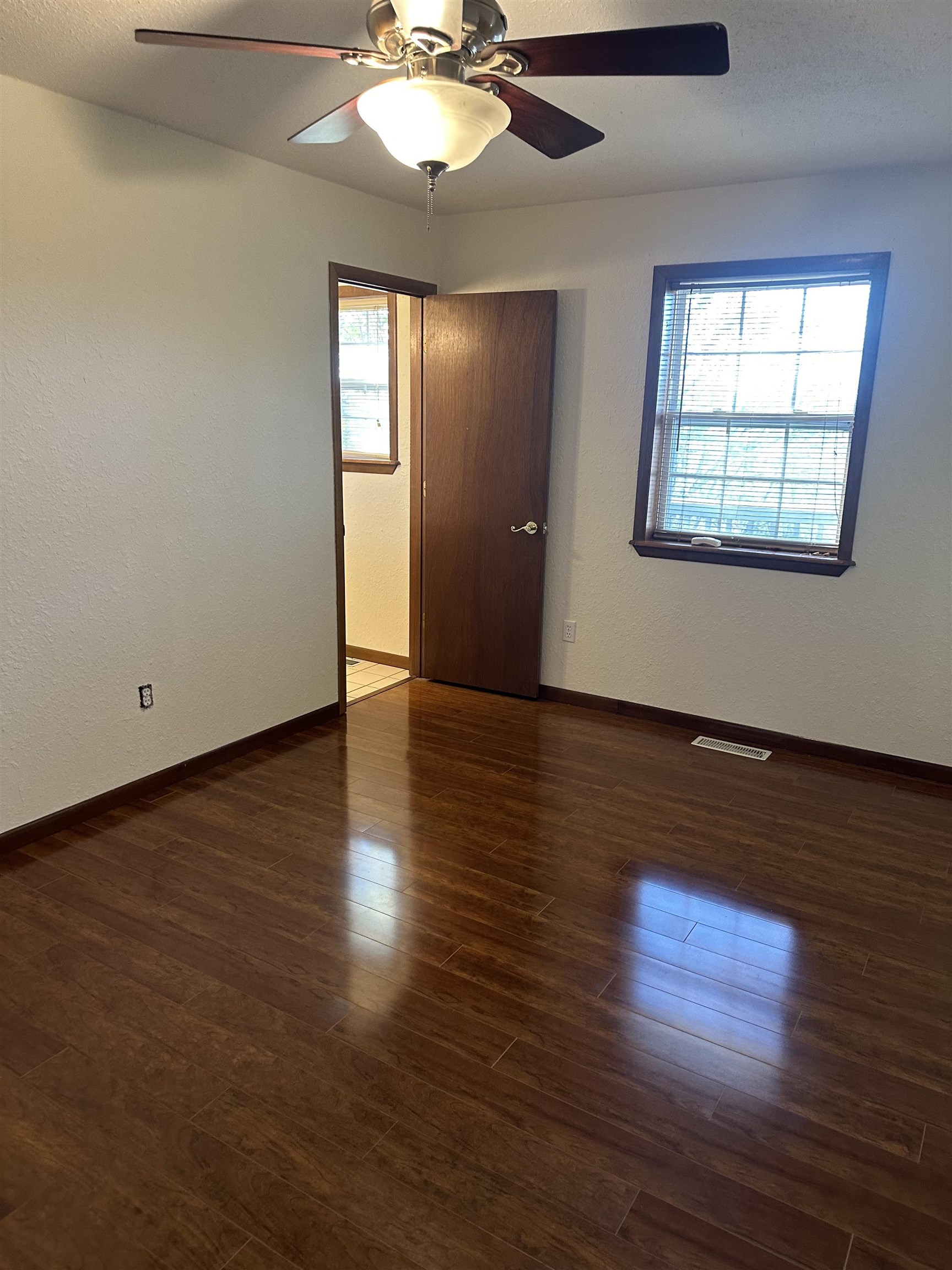 Dakota Second - Residential