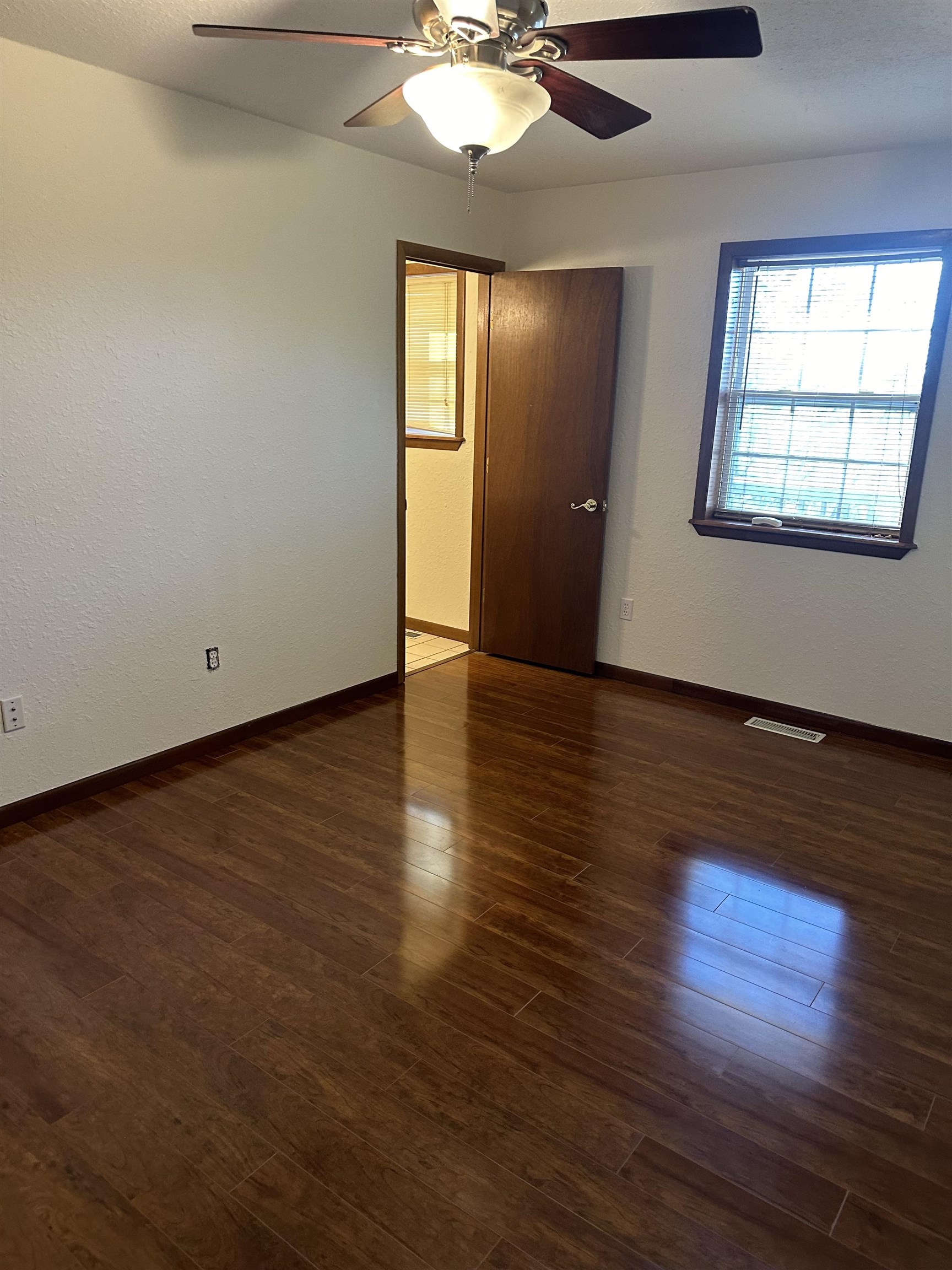 Dakota Second - Residential