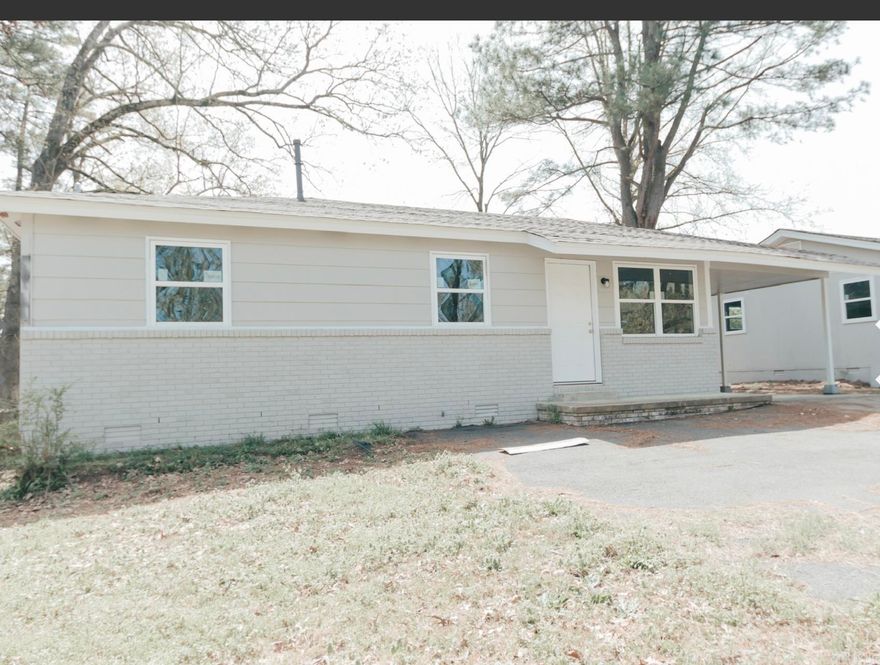 Beautiful completely updated 3 bedroom 1 bath home! Open living and kitchen area! One car carport! Open house Monday November 1st 5-6:30pm Contact Victoria for more information 479-970-2538