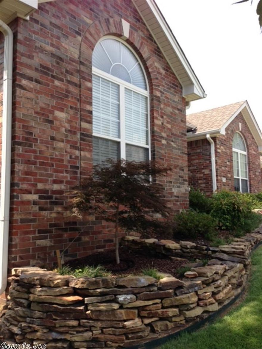 All brick 3 bedrooms, 2 bath, car garage.  Large den with fireplace, formal dining room used as office.  Eat-in kitchen wit small breakfast bar, stainless steel appliances, gas stove.  Master suite separate from other bedrooms.  Master bath features jetted tub, separate shower and walk-in closet.  Large laundry with lots of shelves.  Oversized backyard privacy fenced. Just like new inside.