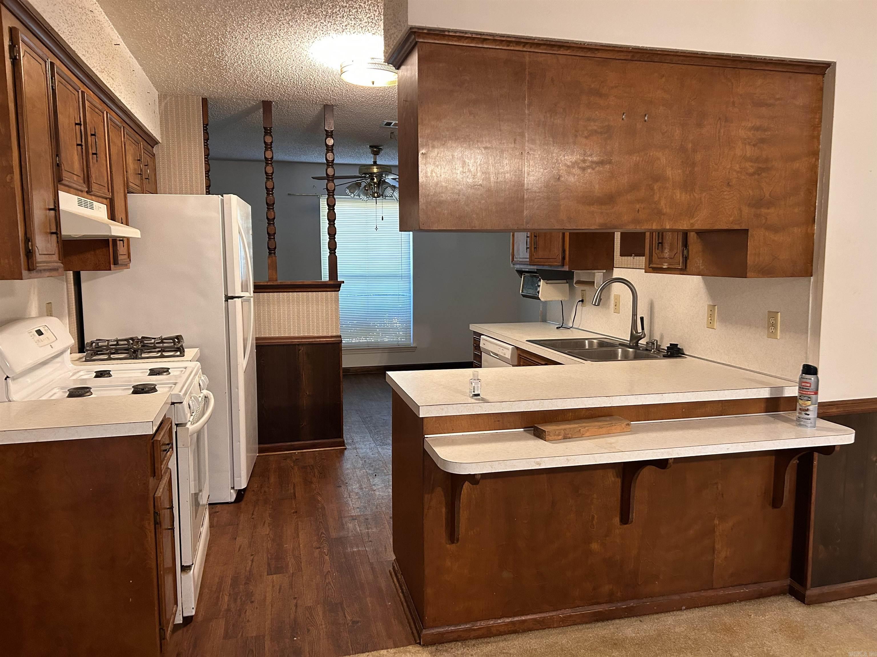 Springhill Manor West - Residential