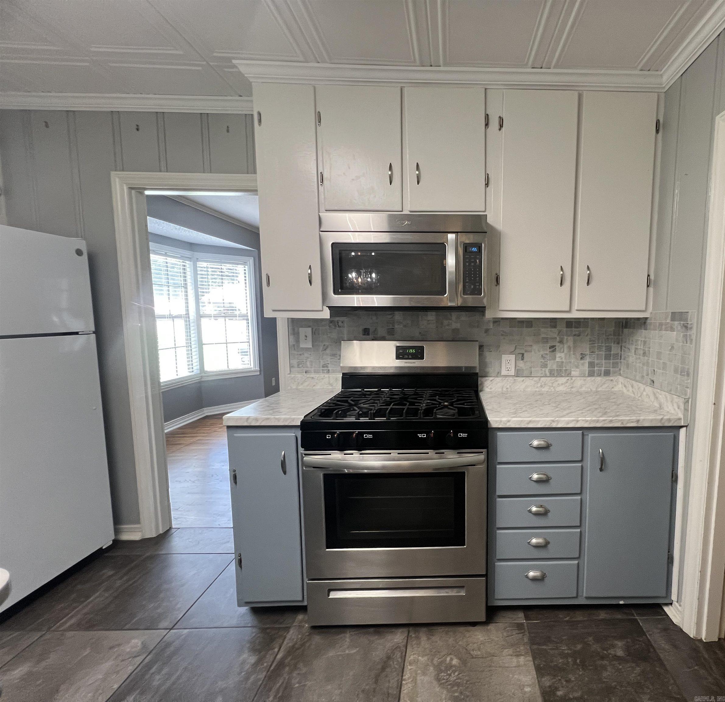 WEST THOMPSON HEIGHTS - Residential