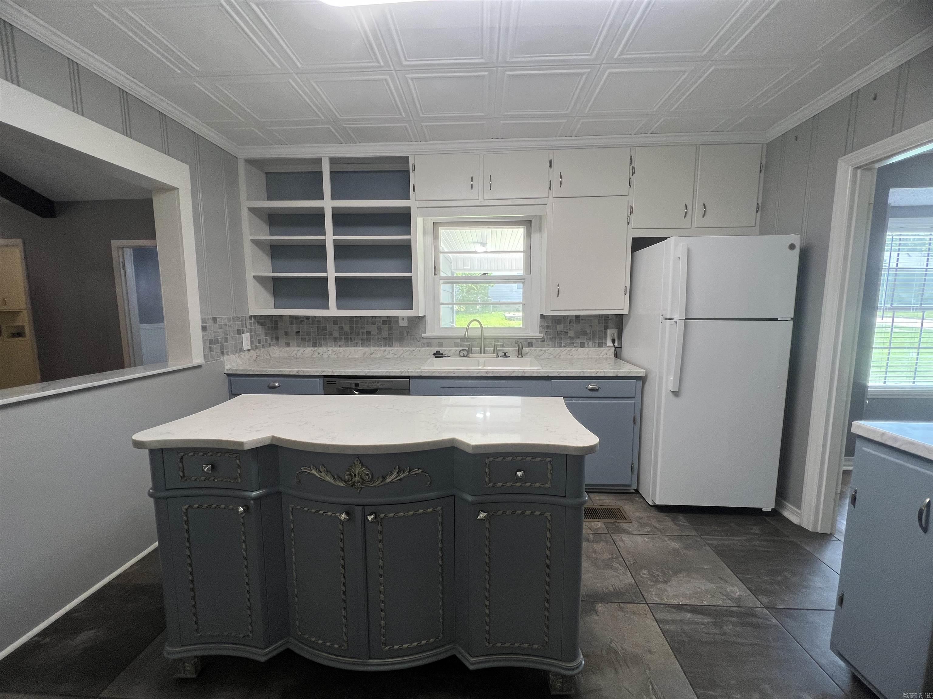 WEST THOMPSON HEIGHTS - Residential