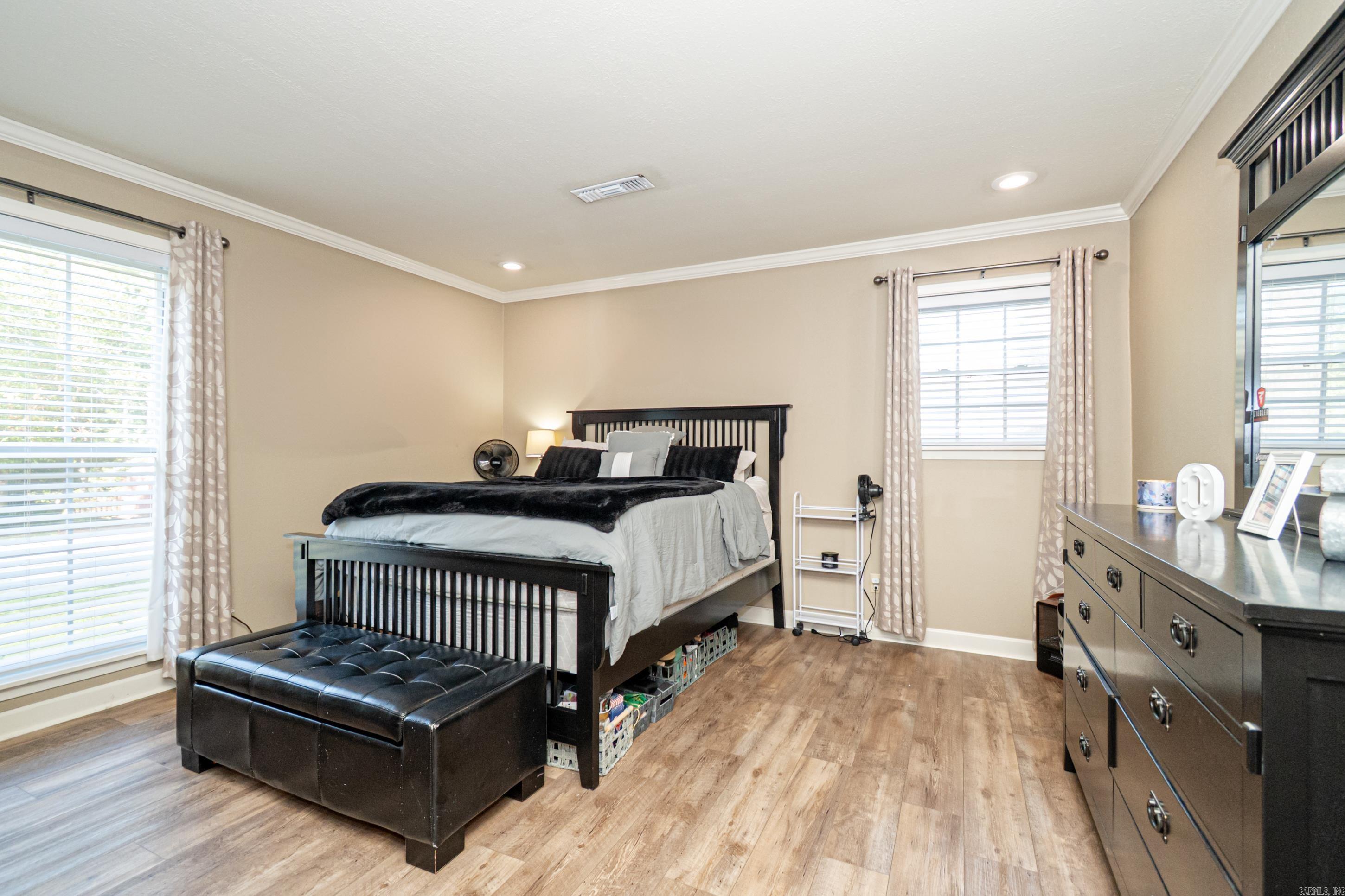 BRENTWOOD - Residential