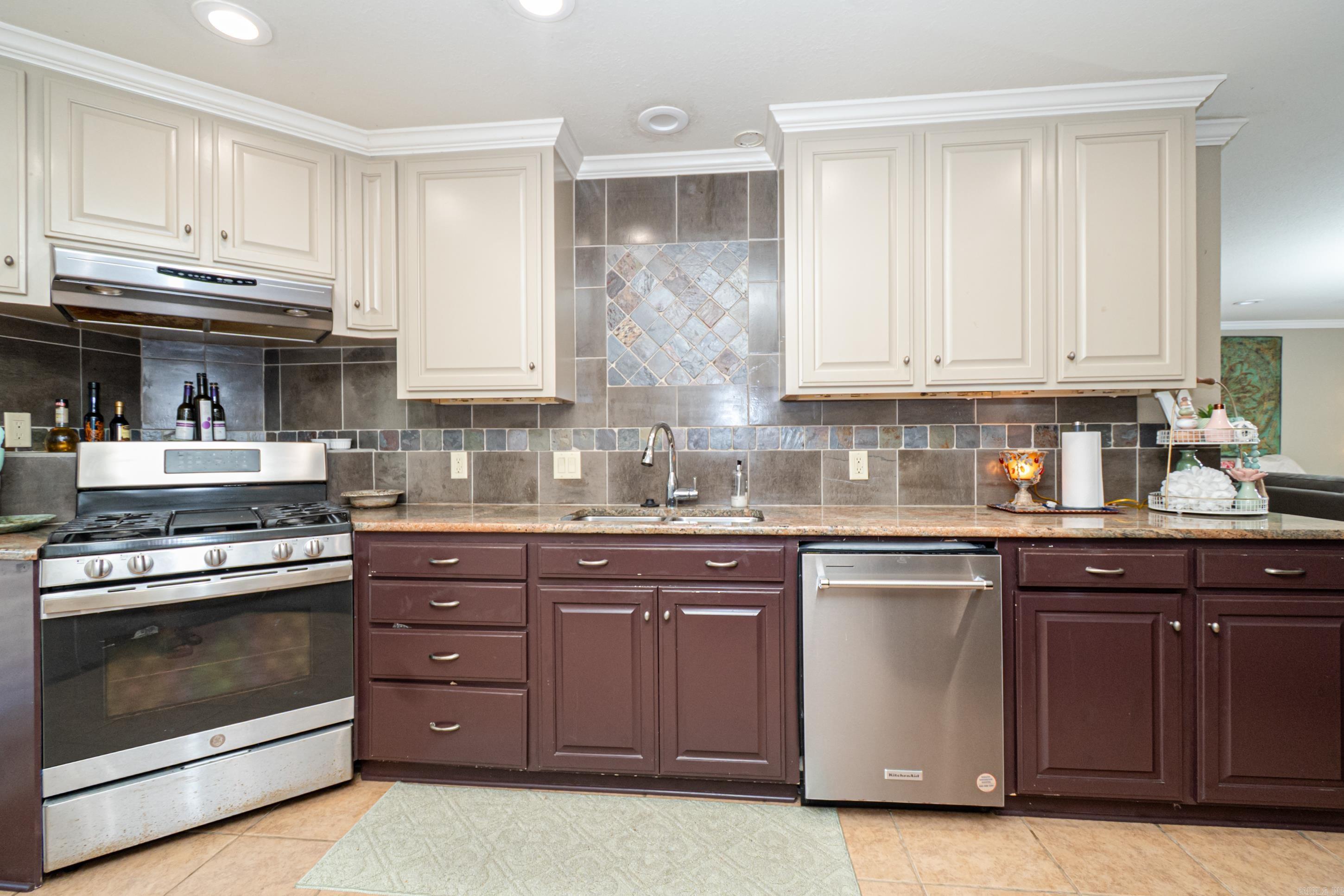 BRENTWOOD - Residential