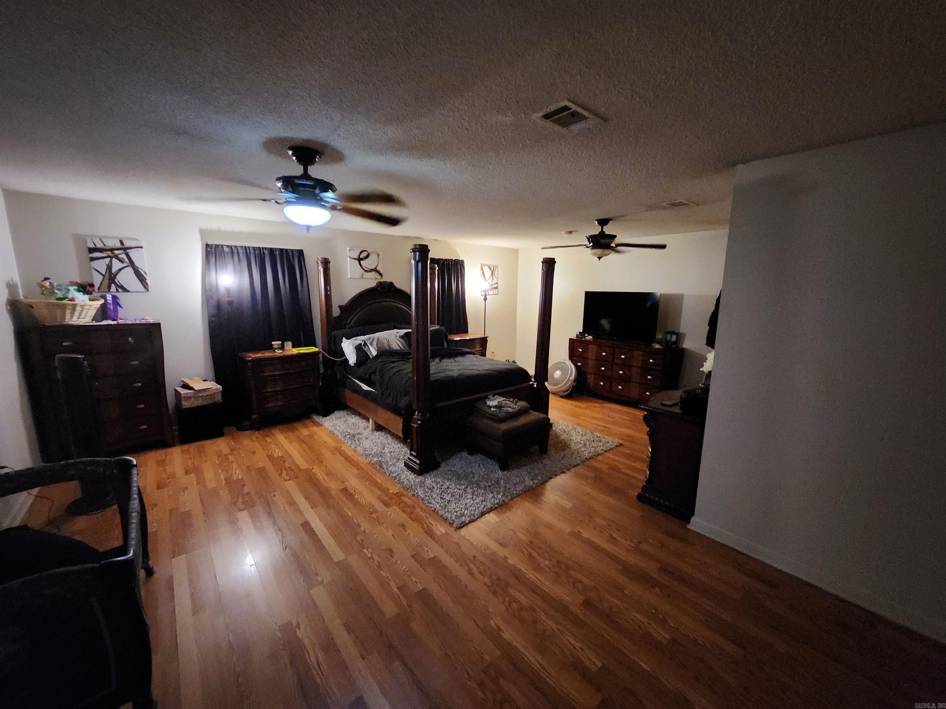 WOODLAND RIDGE - Residential