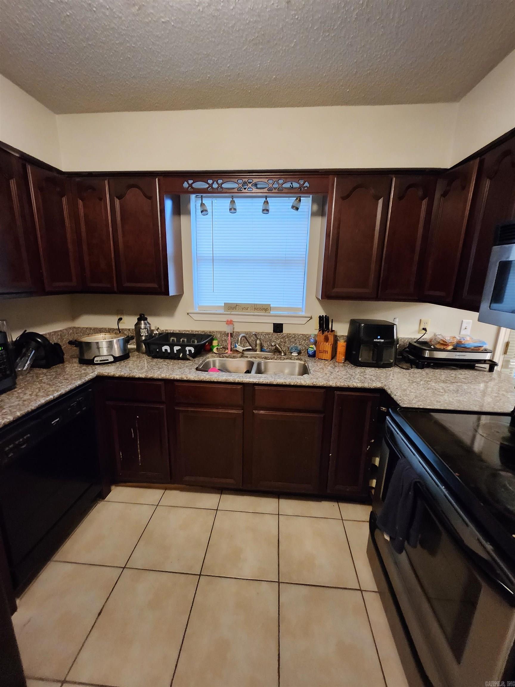 WOODLAND RIDGE - Residential