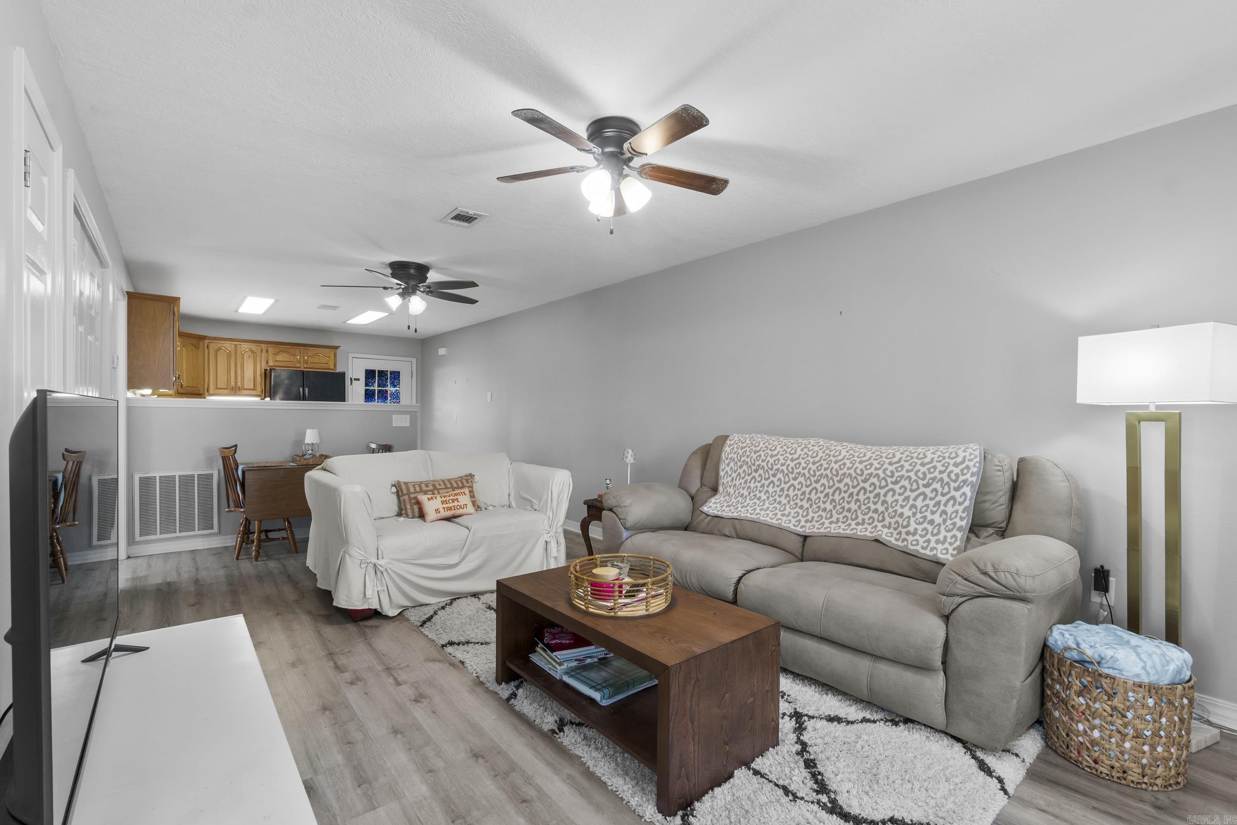RIVER OAKS TRACE - Residential