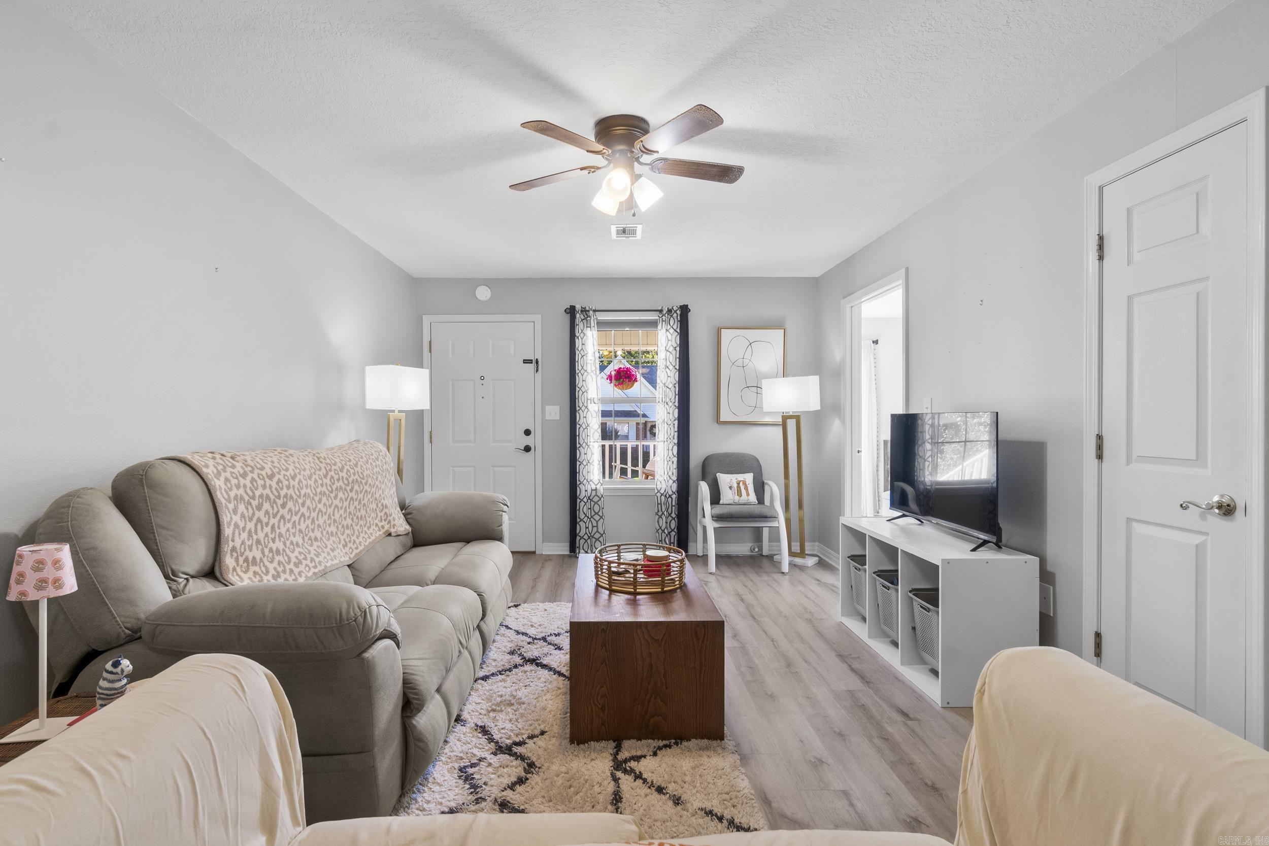RIVER OAKS TRACE - Residential