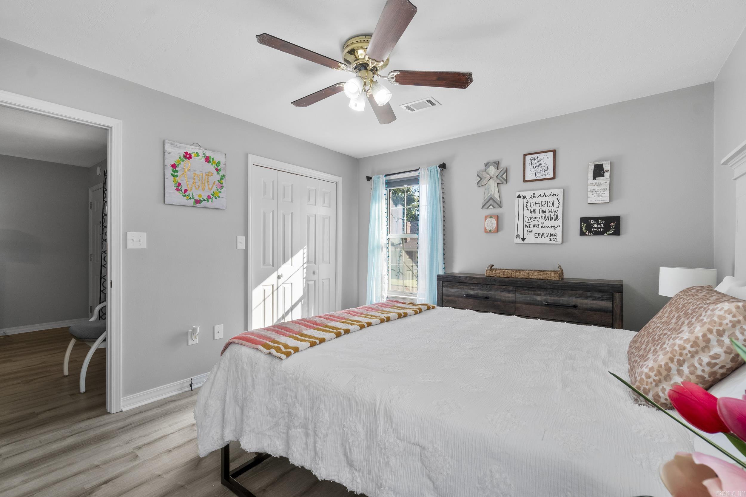 RIVER OAKS TRACE - Residential