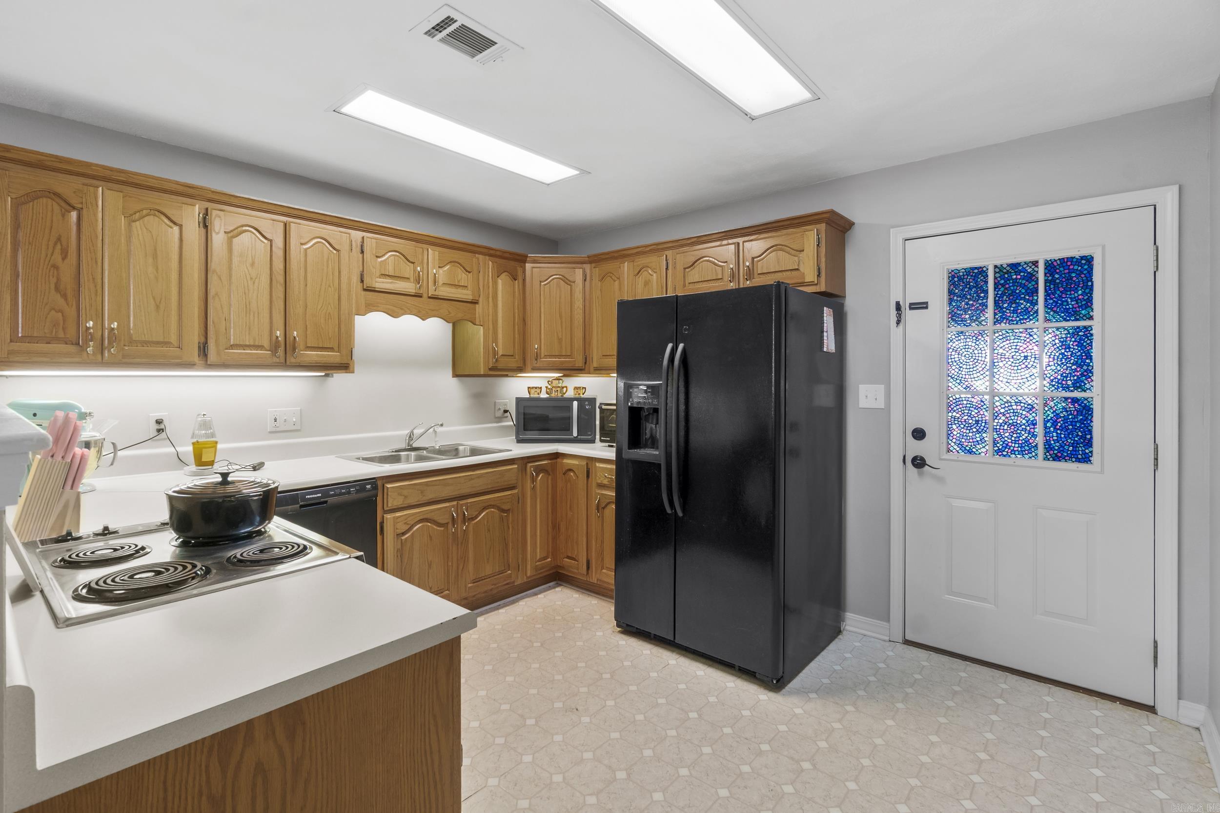 RIVER OAKS TRACE - Residential