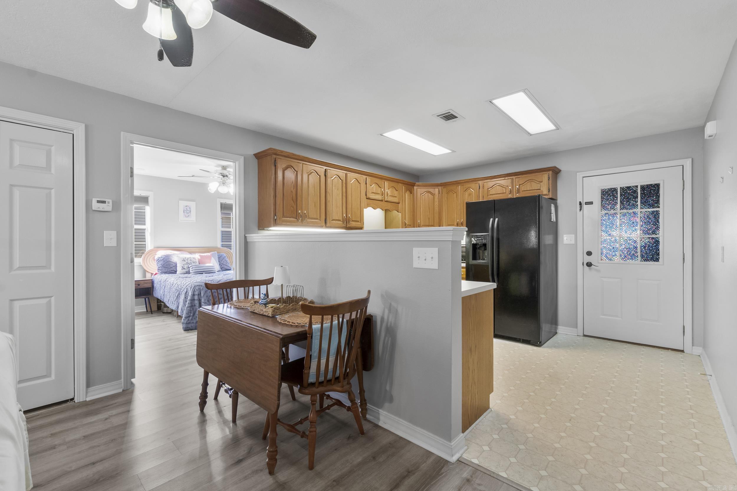 RIVER OAKS TRACE - Residential