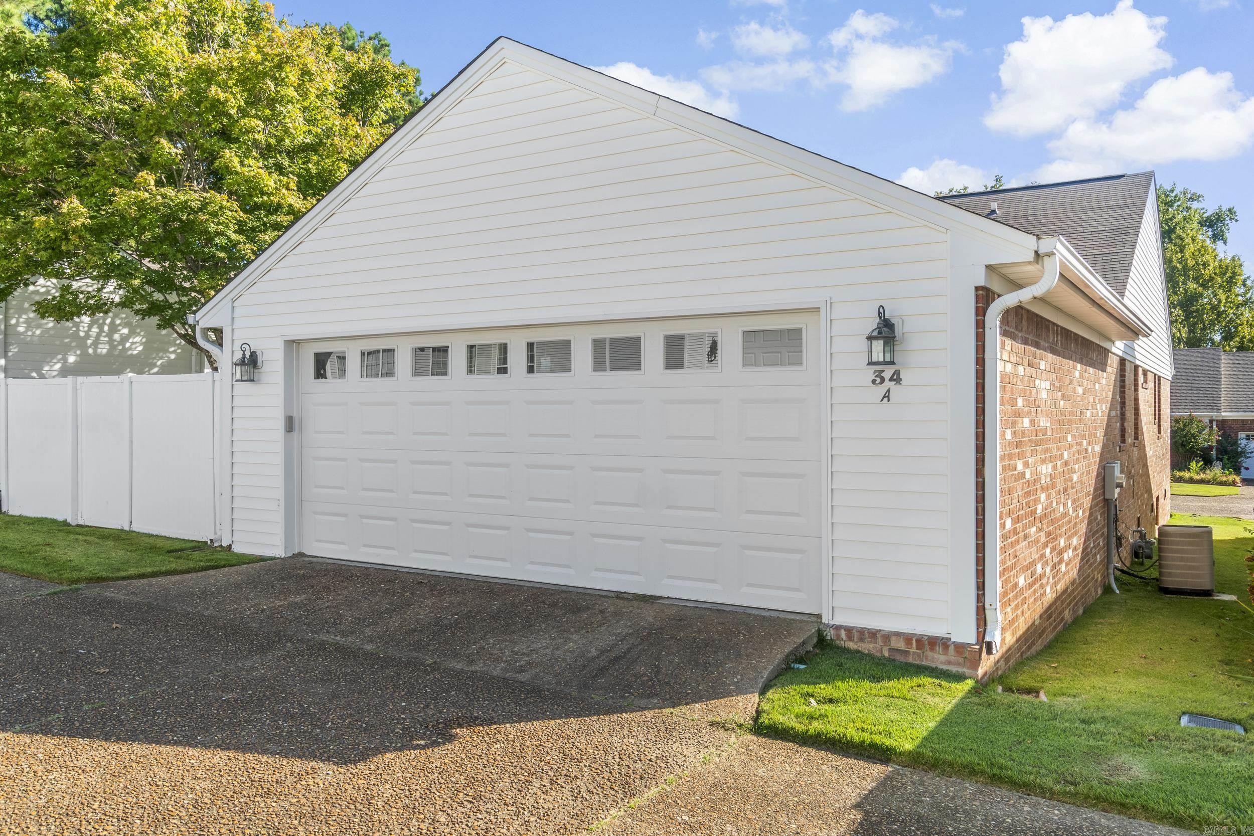 RIVER OAKS TRACE - Residential