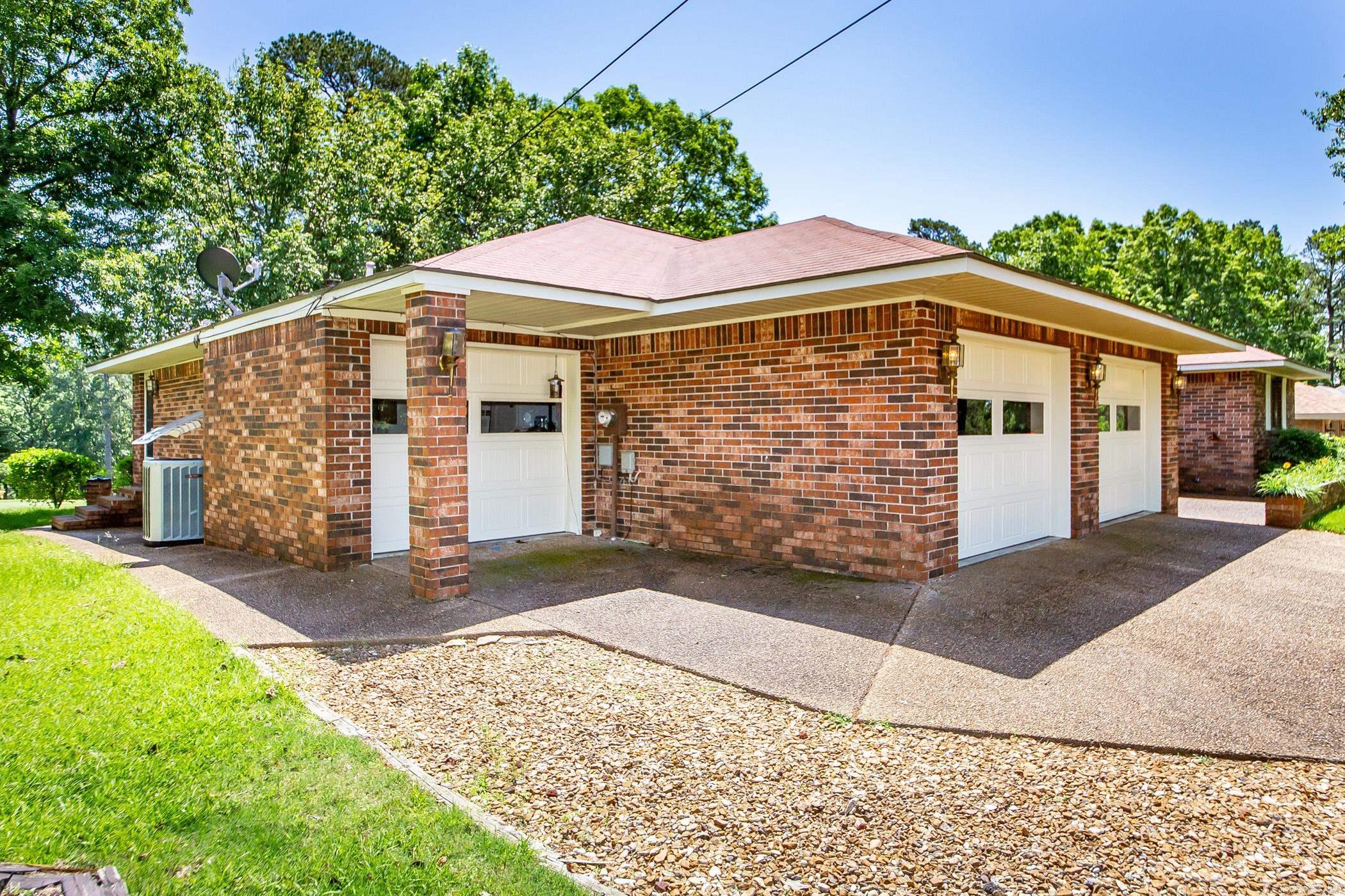 INDIAN HILLS - Residential