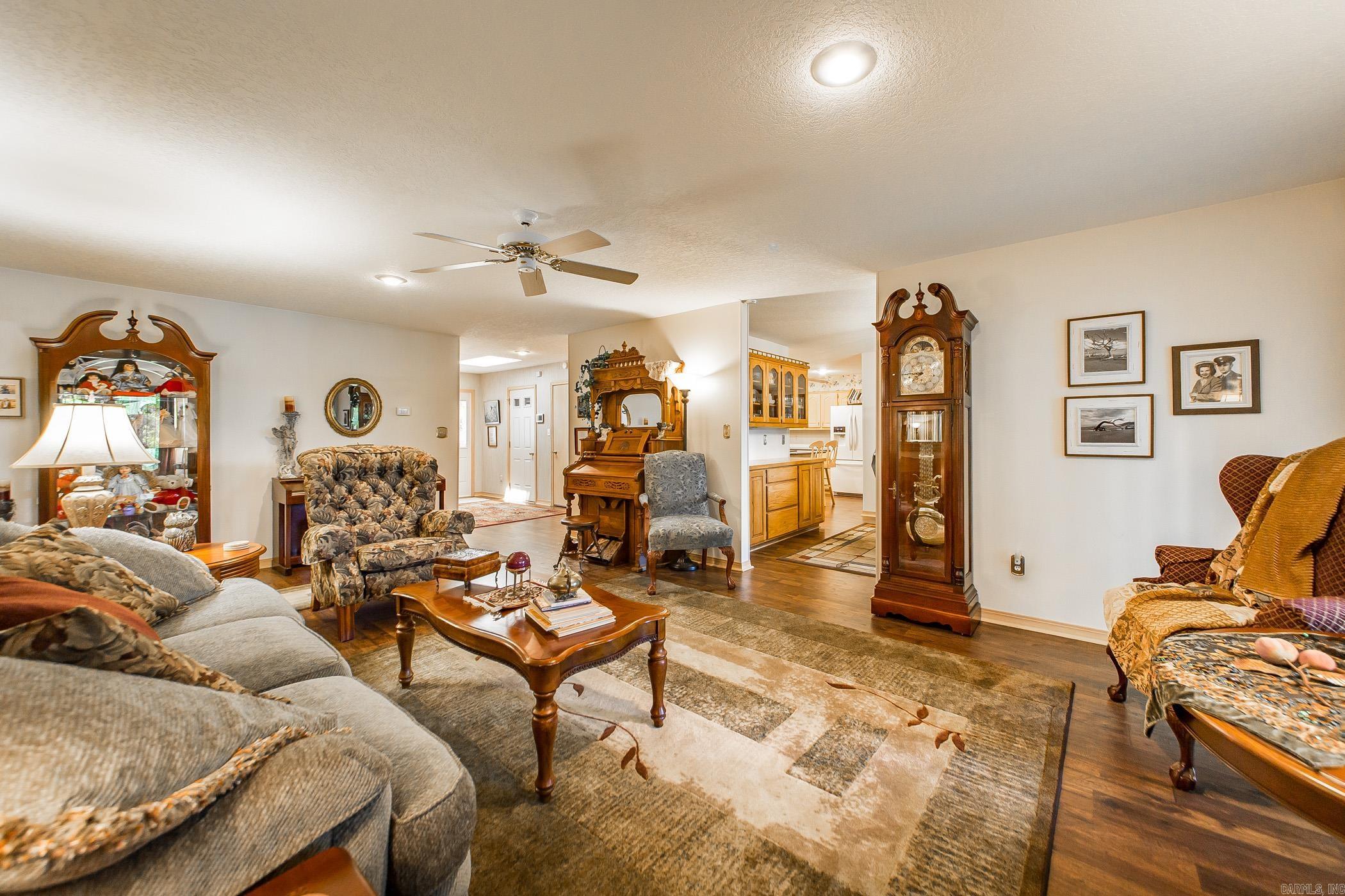 INDIAN HILLS - Residential
