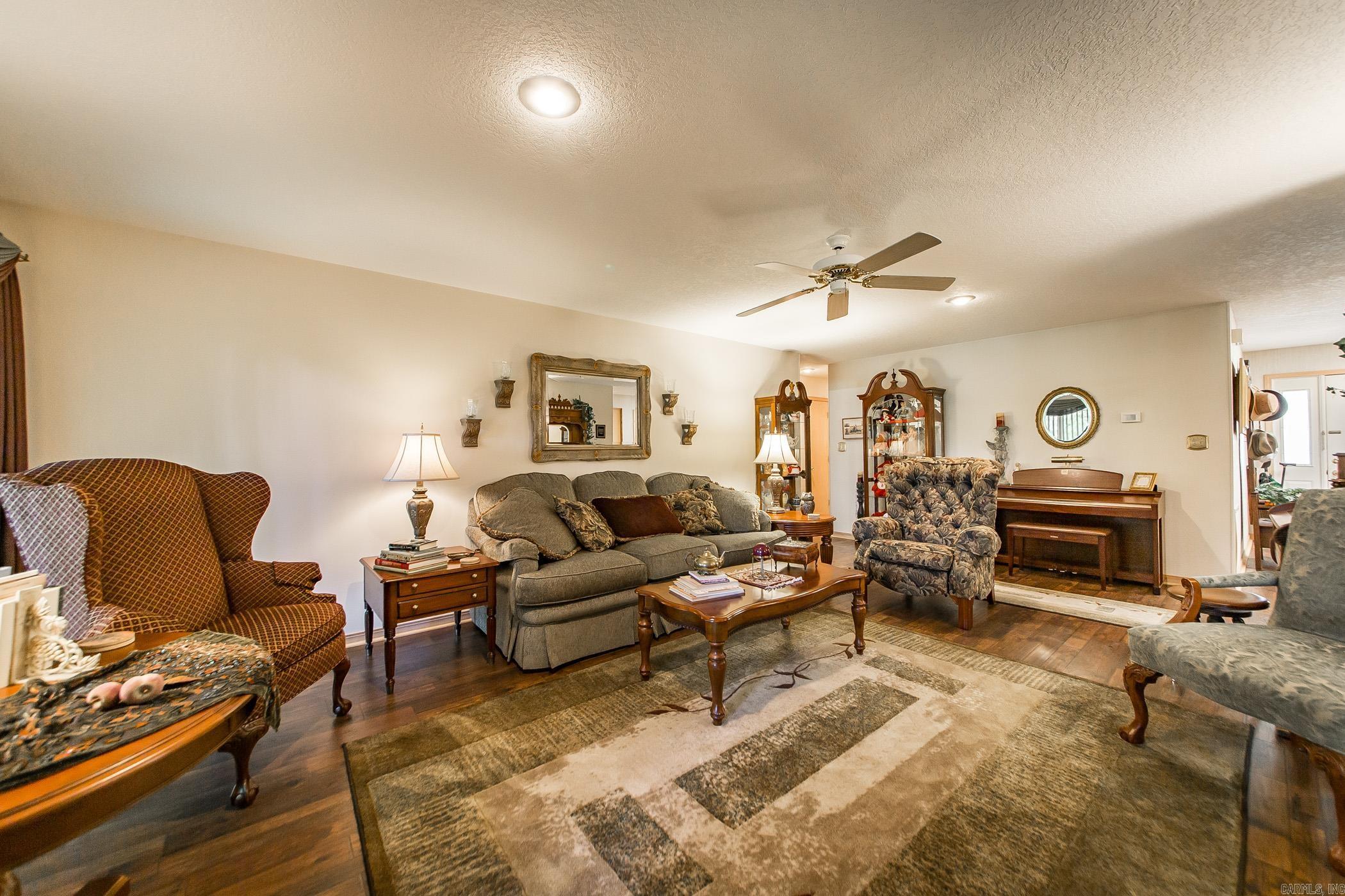 INDIAN HILLS - Residential