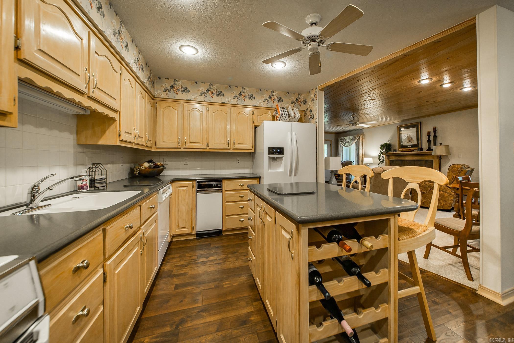 INDIAN HILLS - Residential