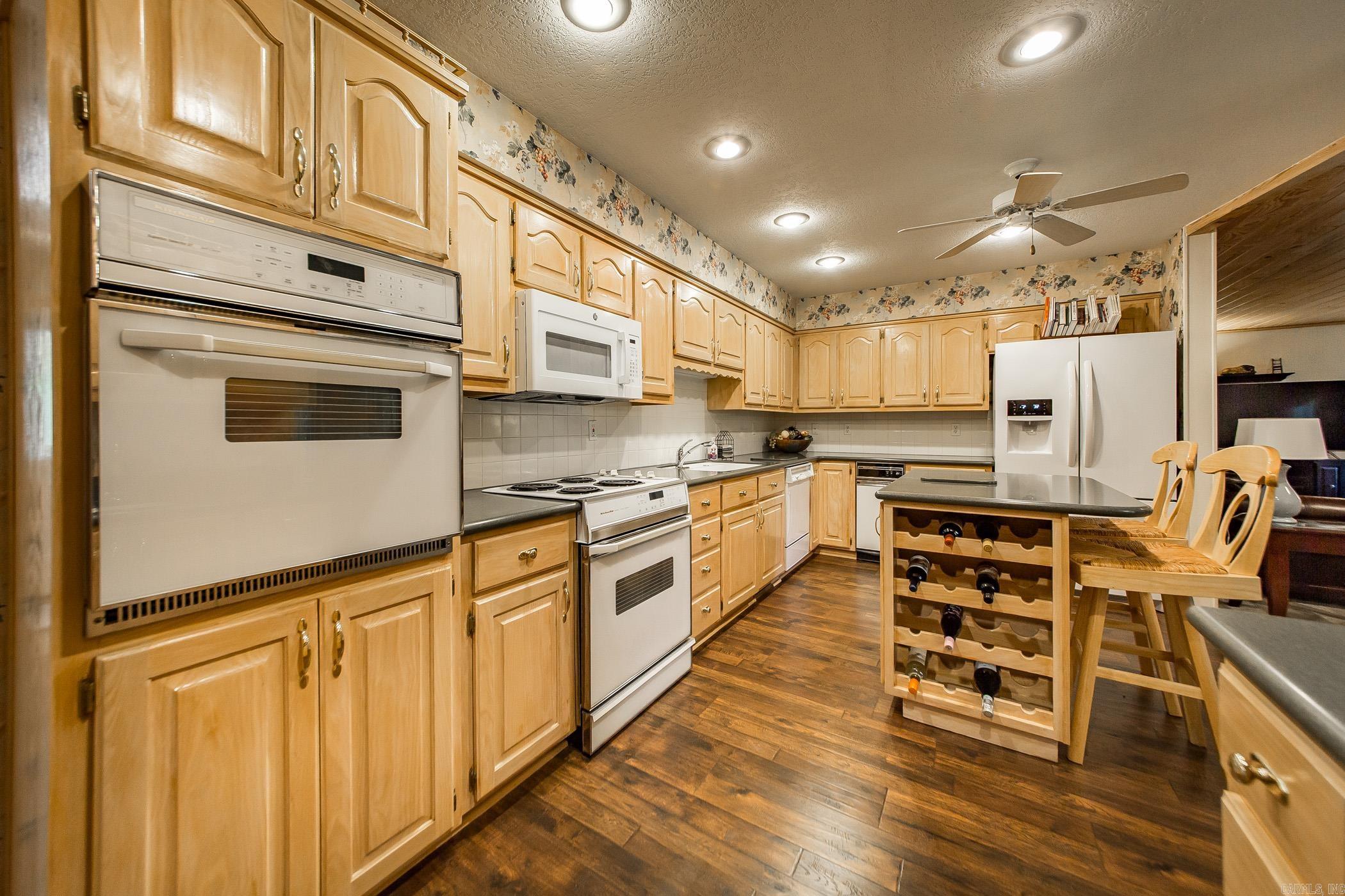 INDIAN HILLS - Residential