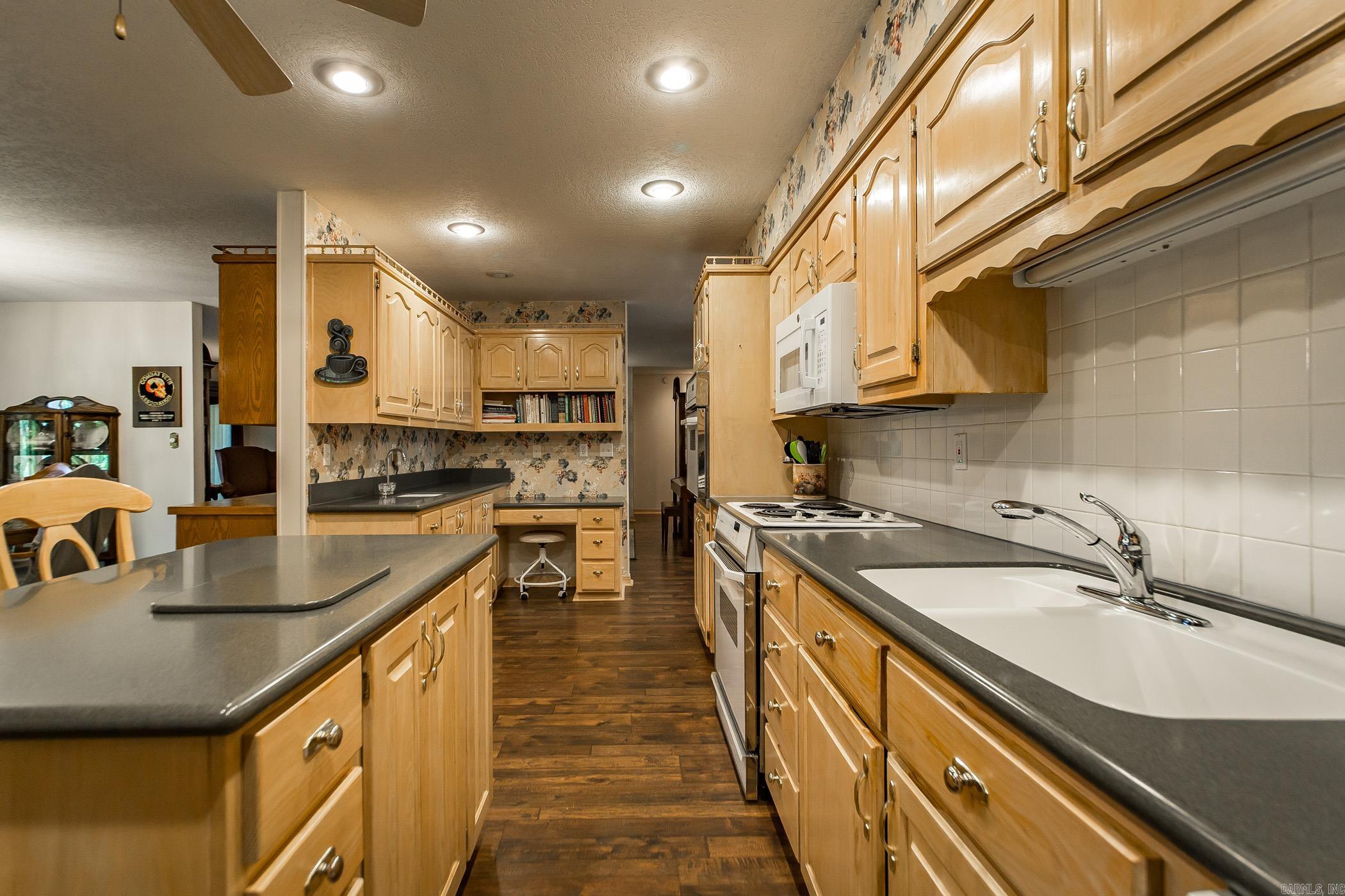 INDIAN HILLS - Residential