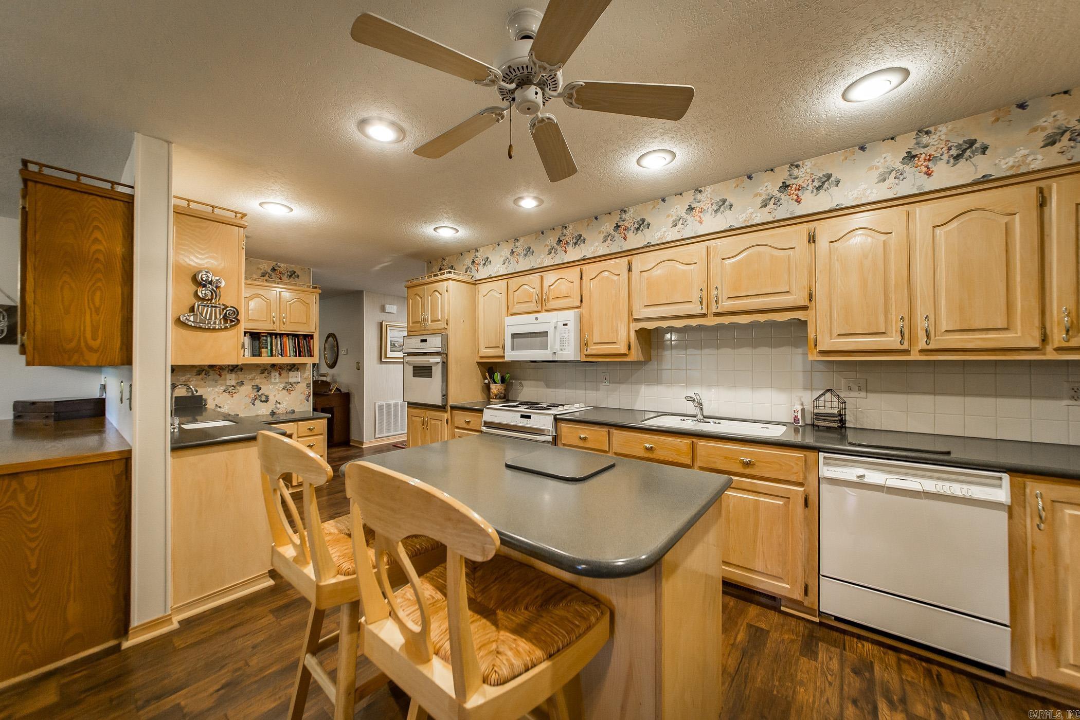 INDIAN HILLS - Residential