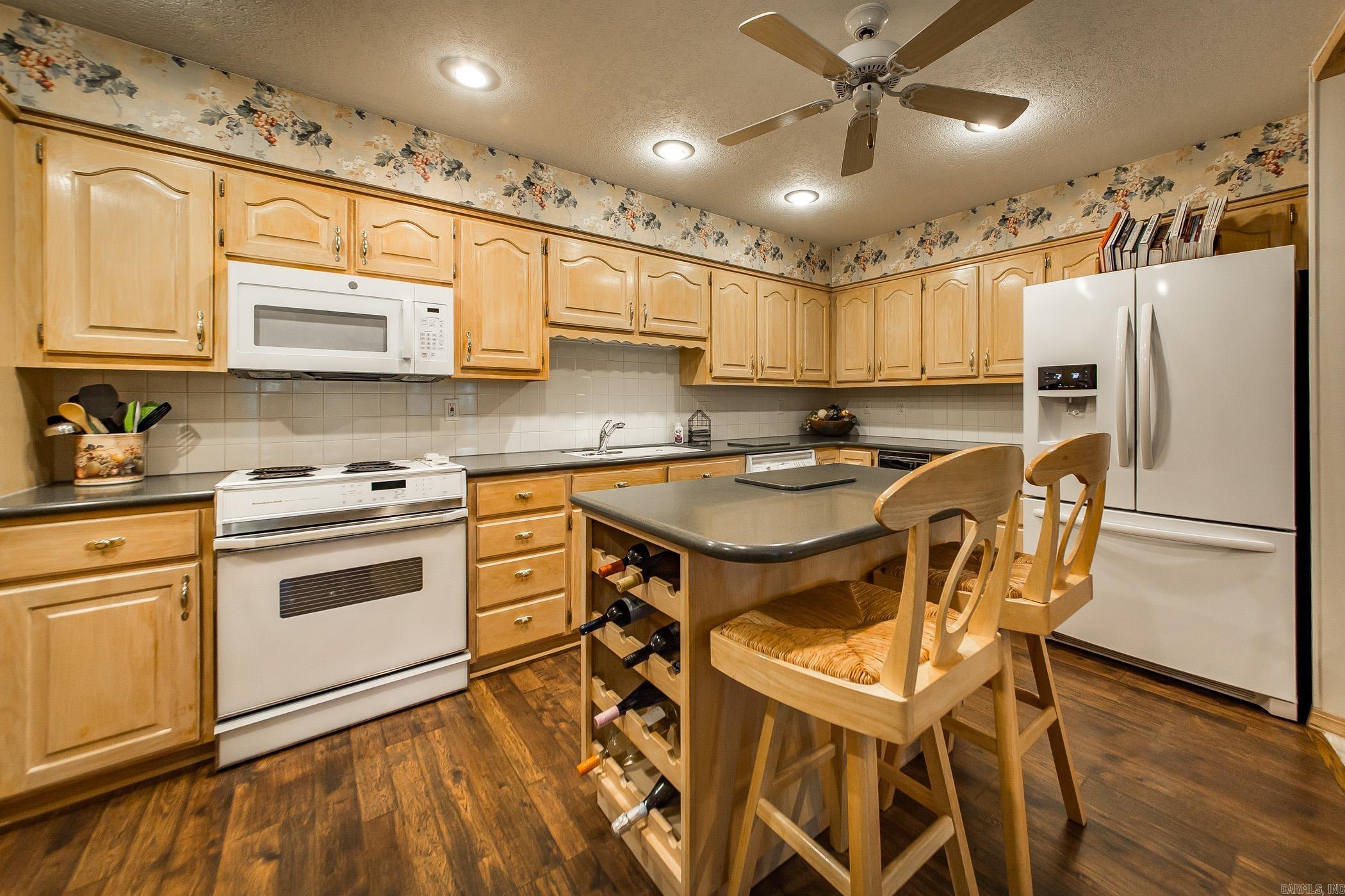 INDIAN HILLS - Residential
