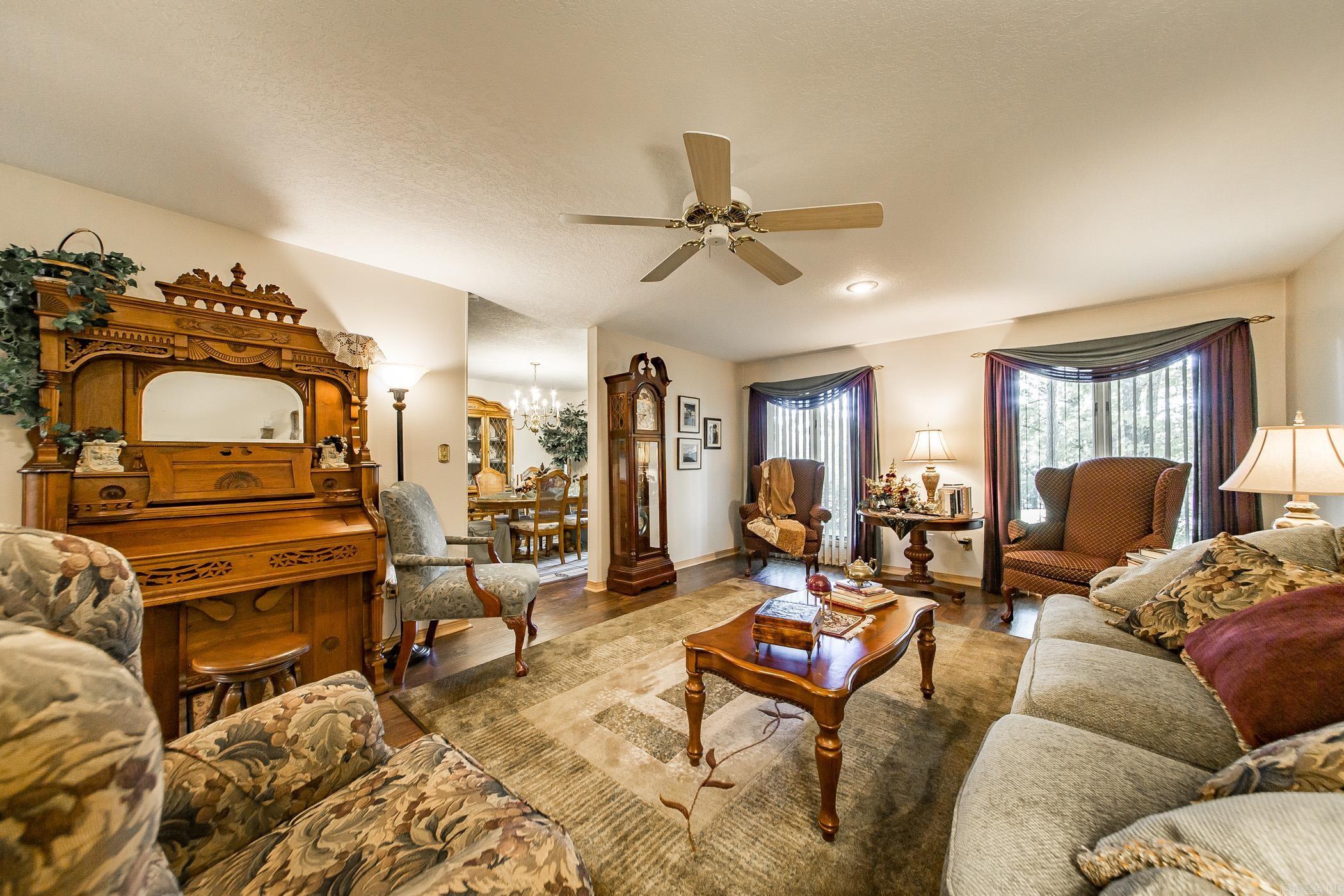 INDIAN HILLS - Residential