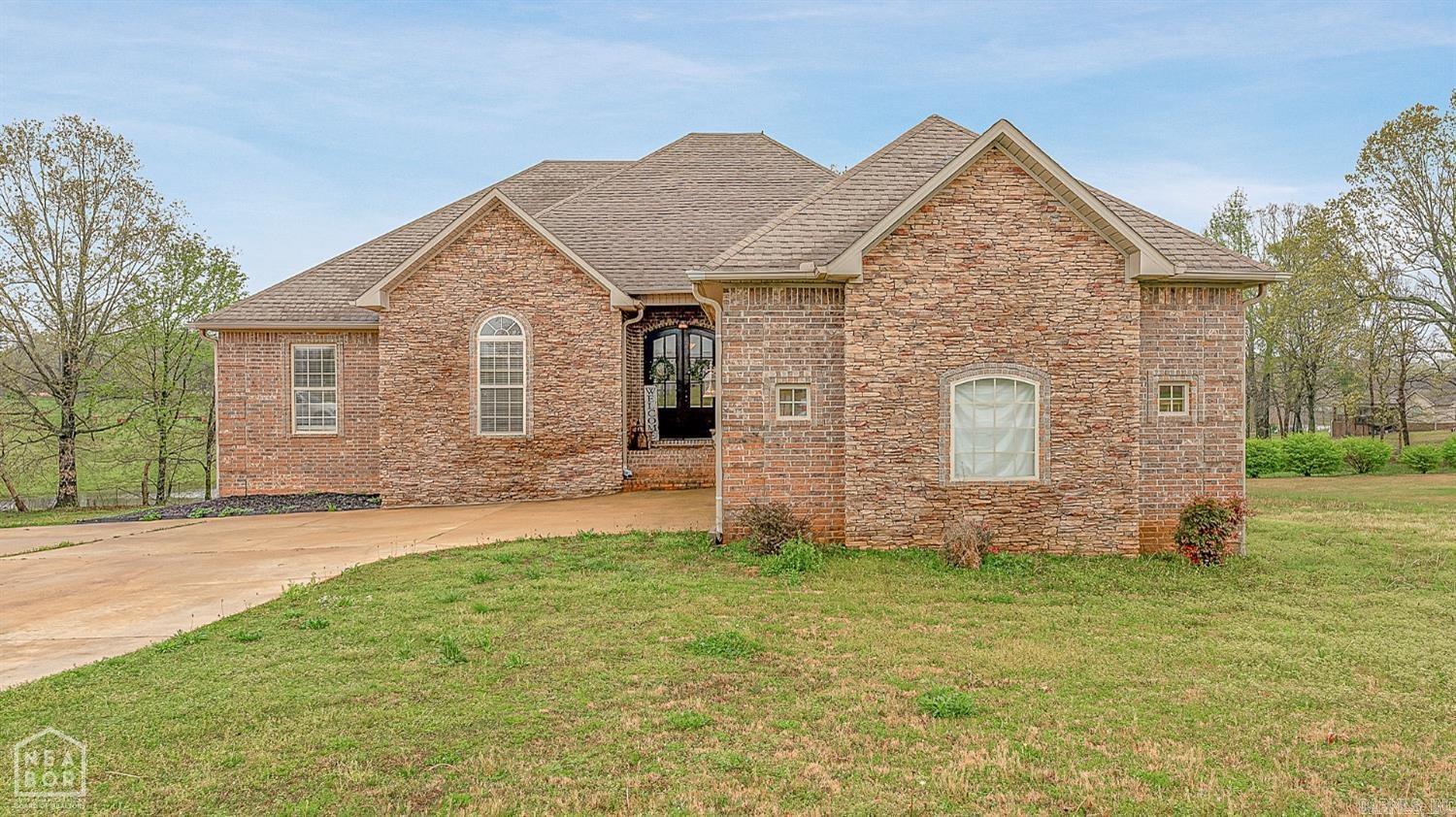 NORTH POINTE ESTATES - Residential