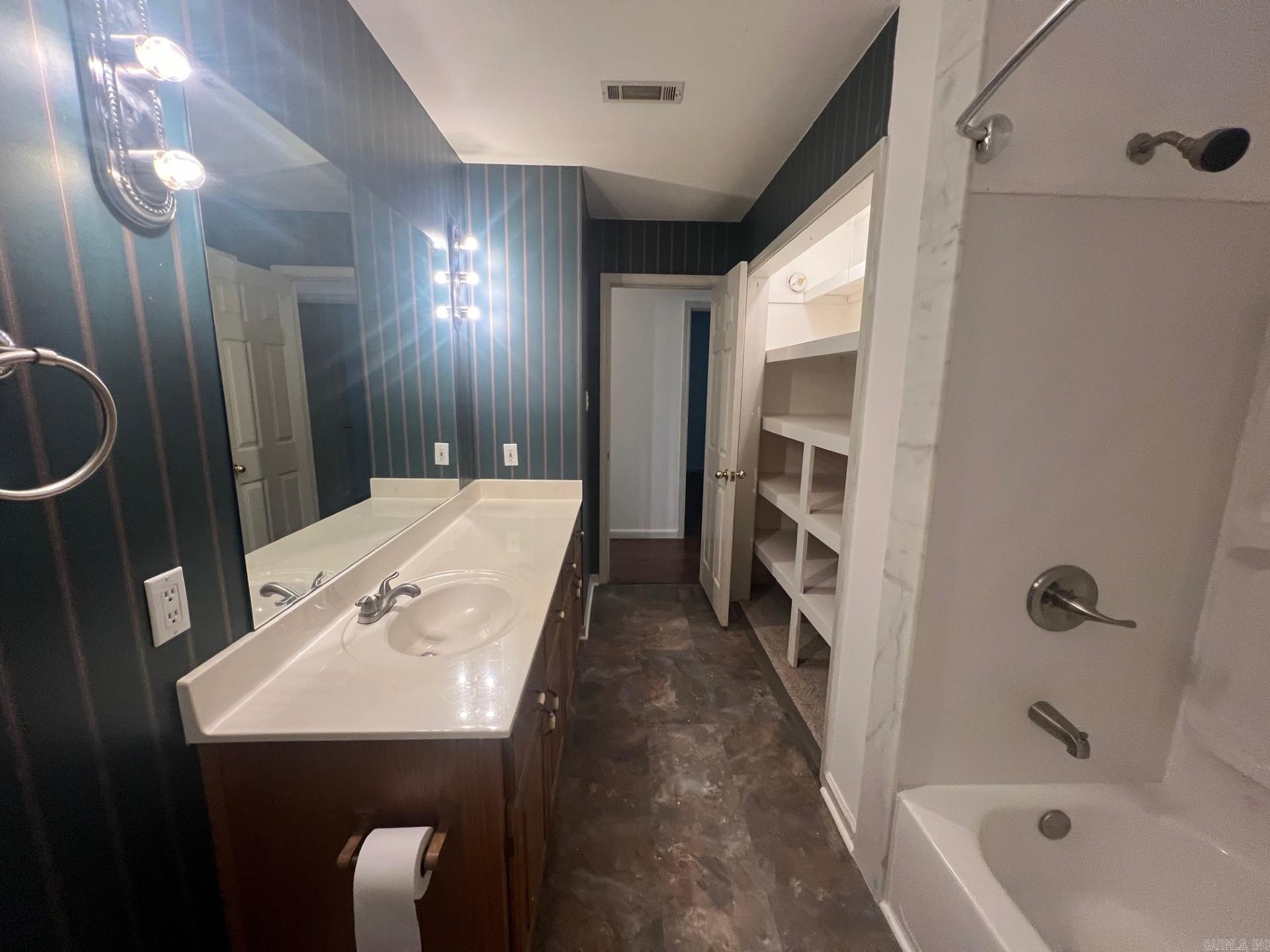 HIGHLAND PINES - Residential