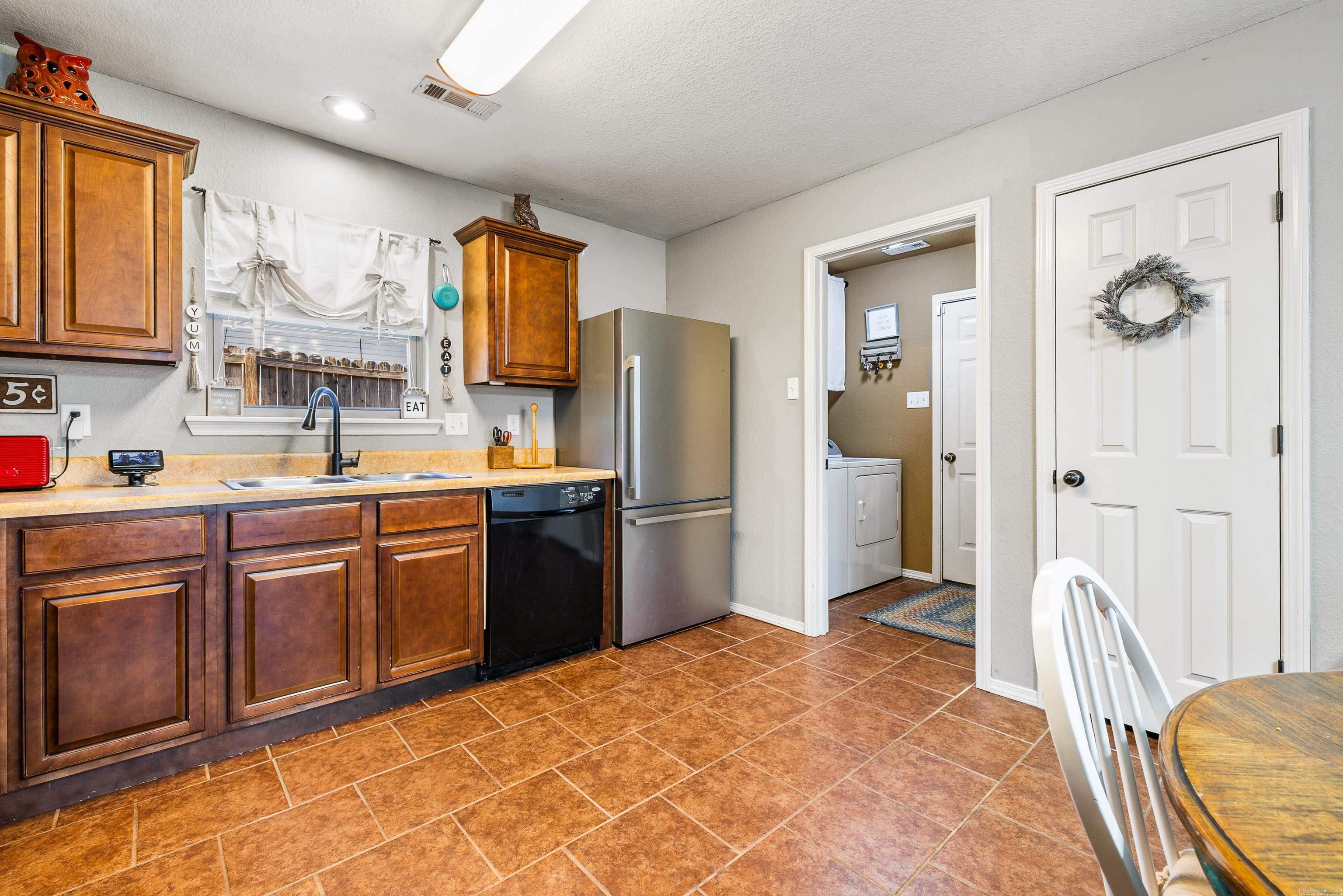 SILVER SPRINGS - Residential