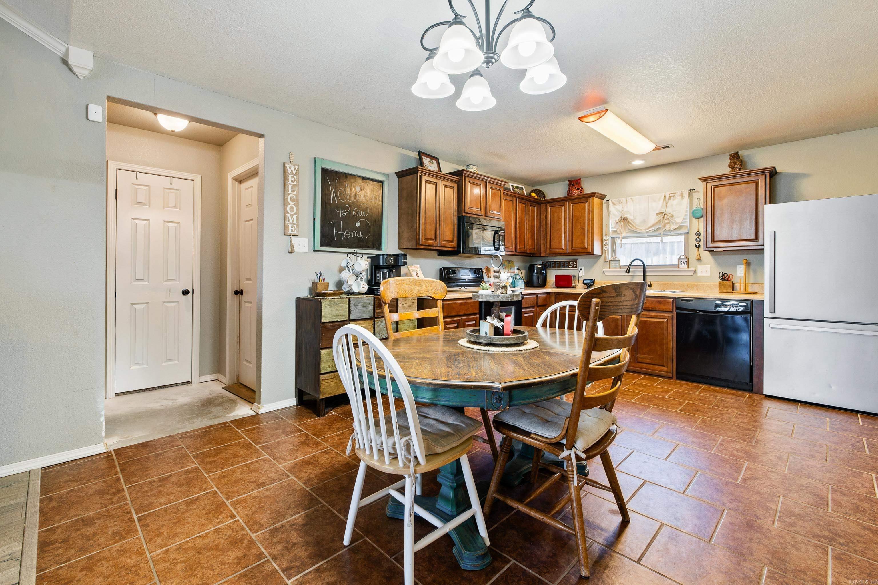 SILVER SPRINGS - Residential