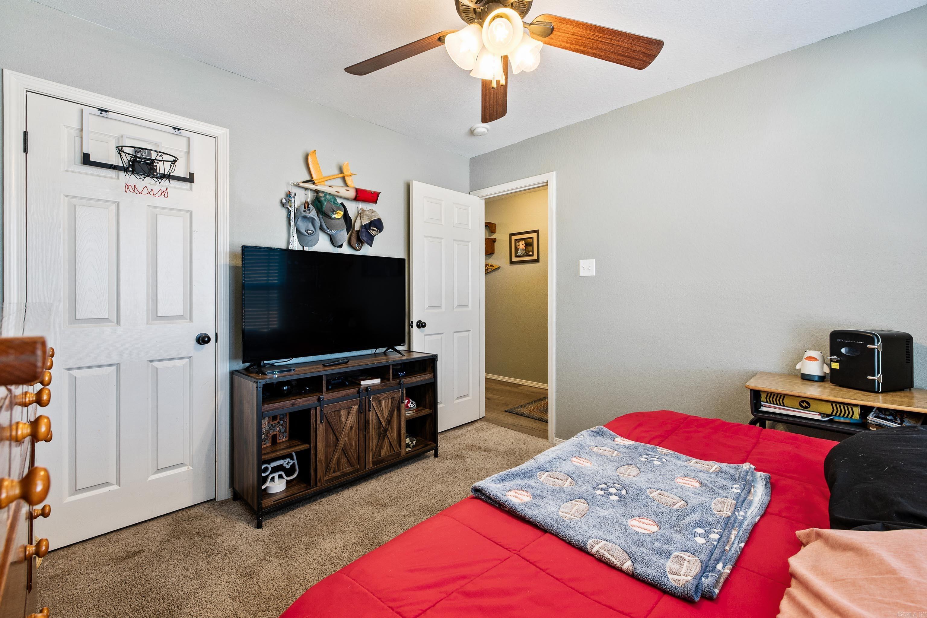 SILVER SPRINGS - Residential