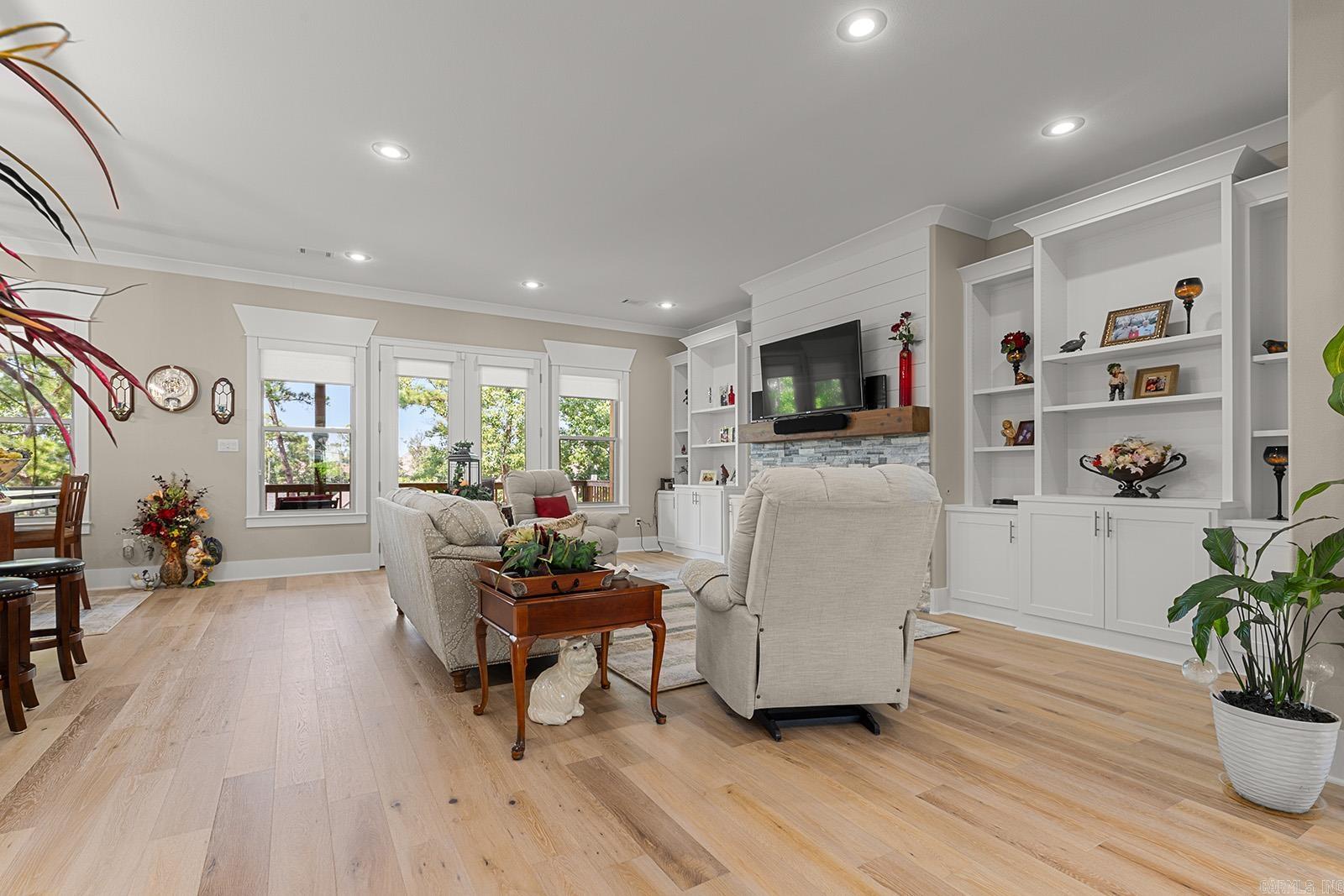 CHENAL VALLEY EPERNAY PLACE - Residential