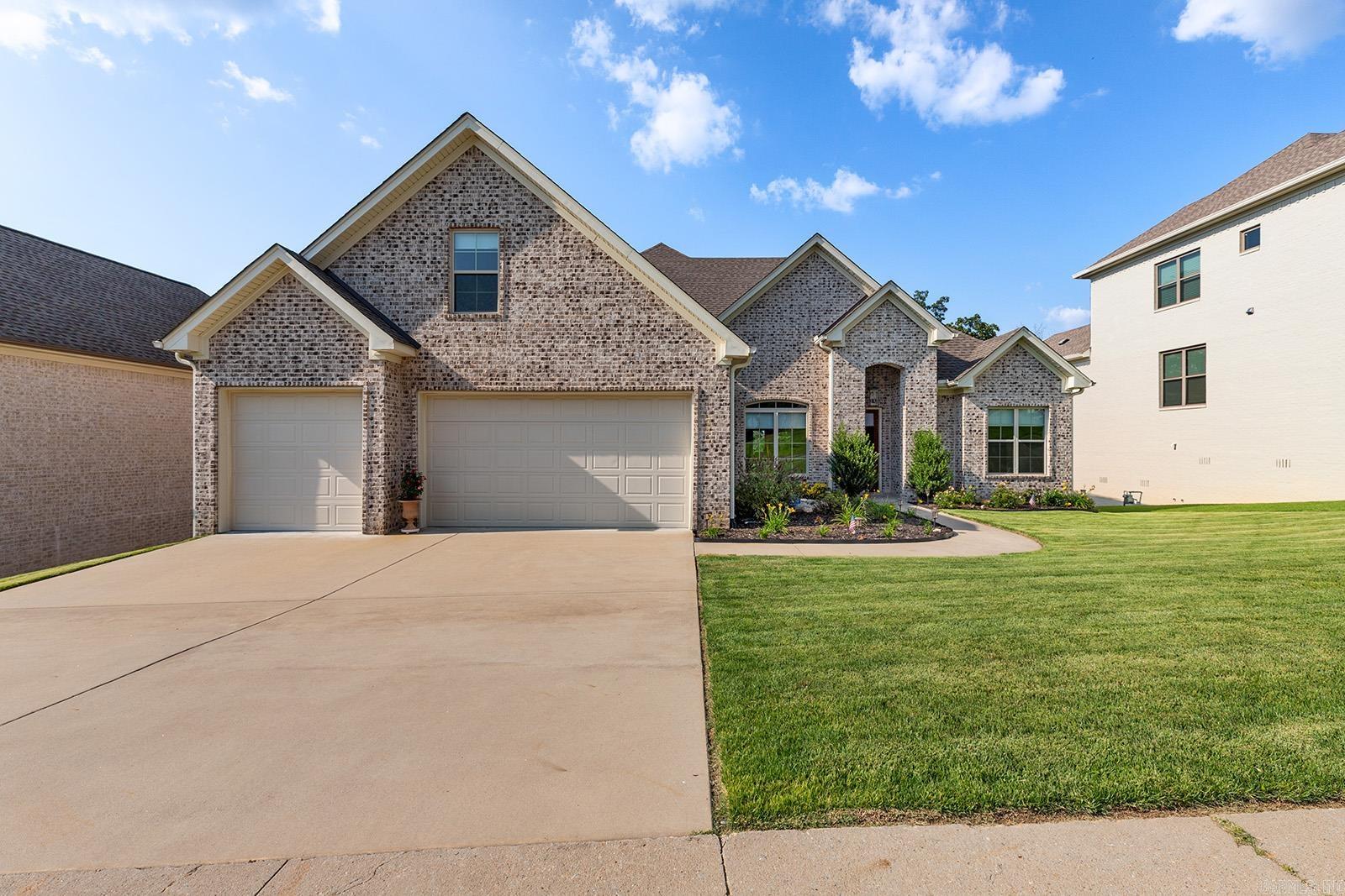 CHENAL VALLEY EPERNAY PLACE - Residential