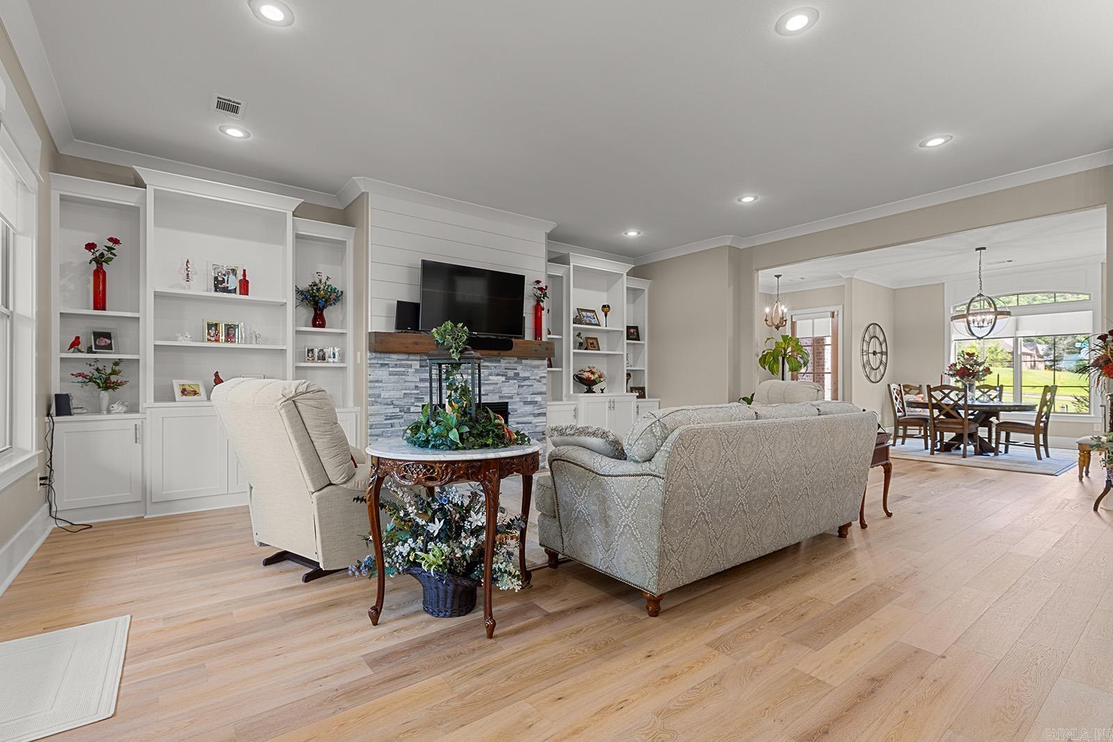 CHENAL VALLEY EPERNAY PLACE - Residential