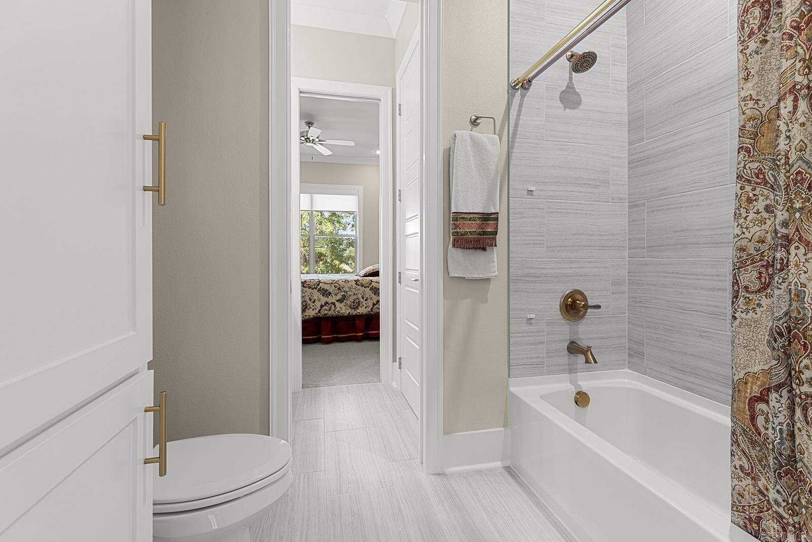 CHENAL VALLEY EPERNAY PLACE - Residential