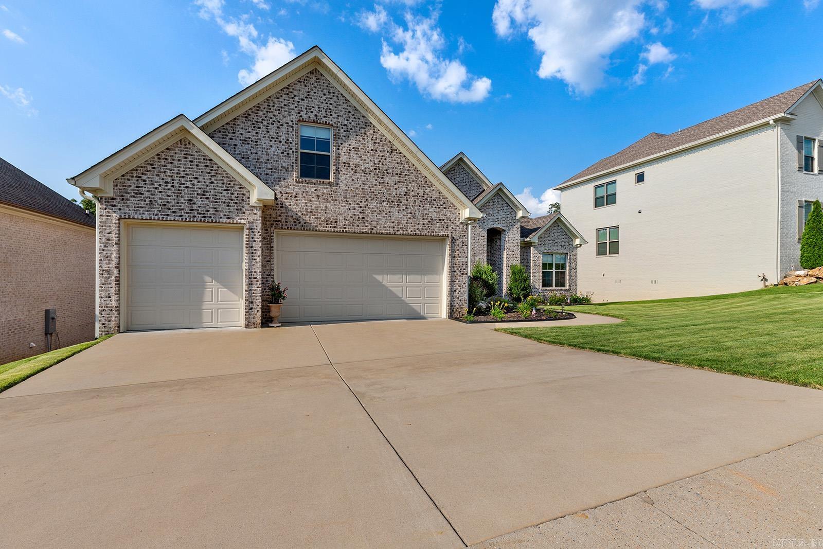 CHENAL VALLEY EPERNAY PLACE - Residential