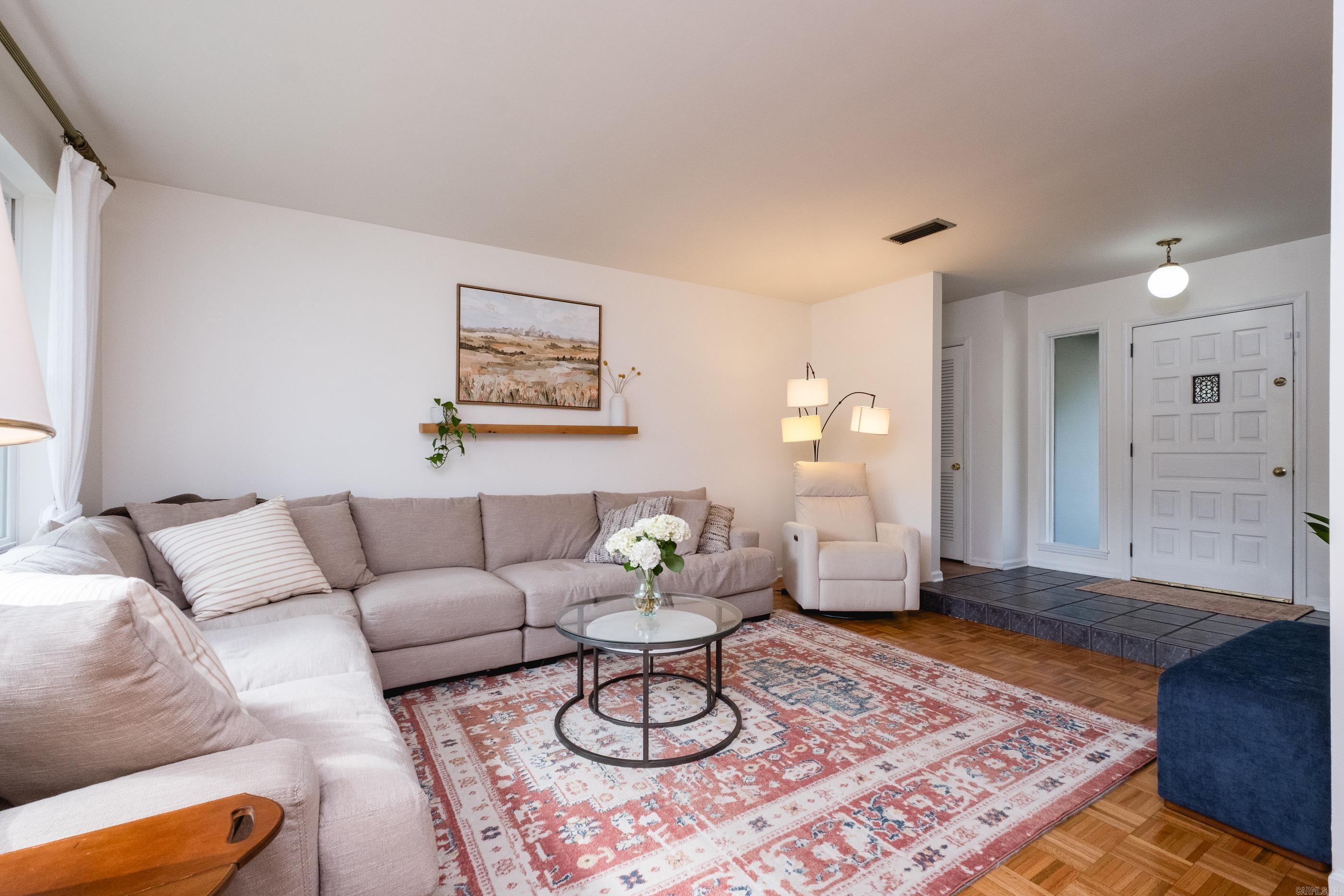 STURBRIDGE - Residential