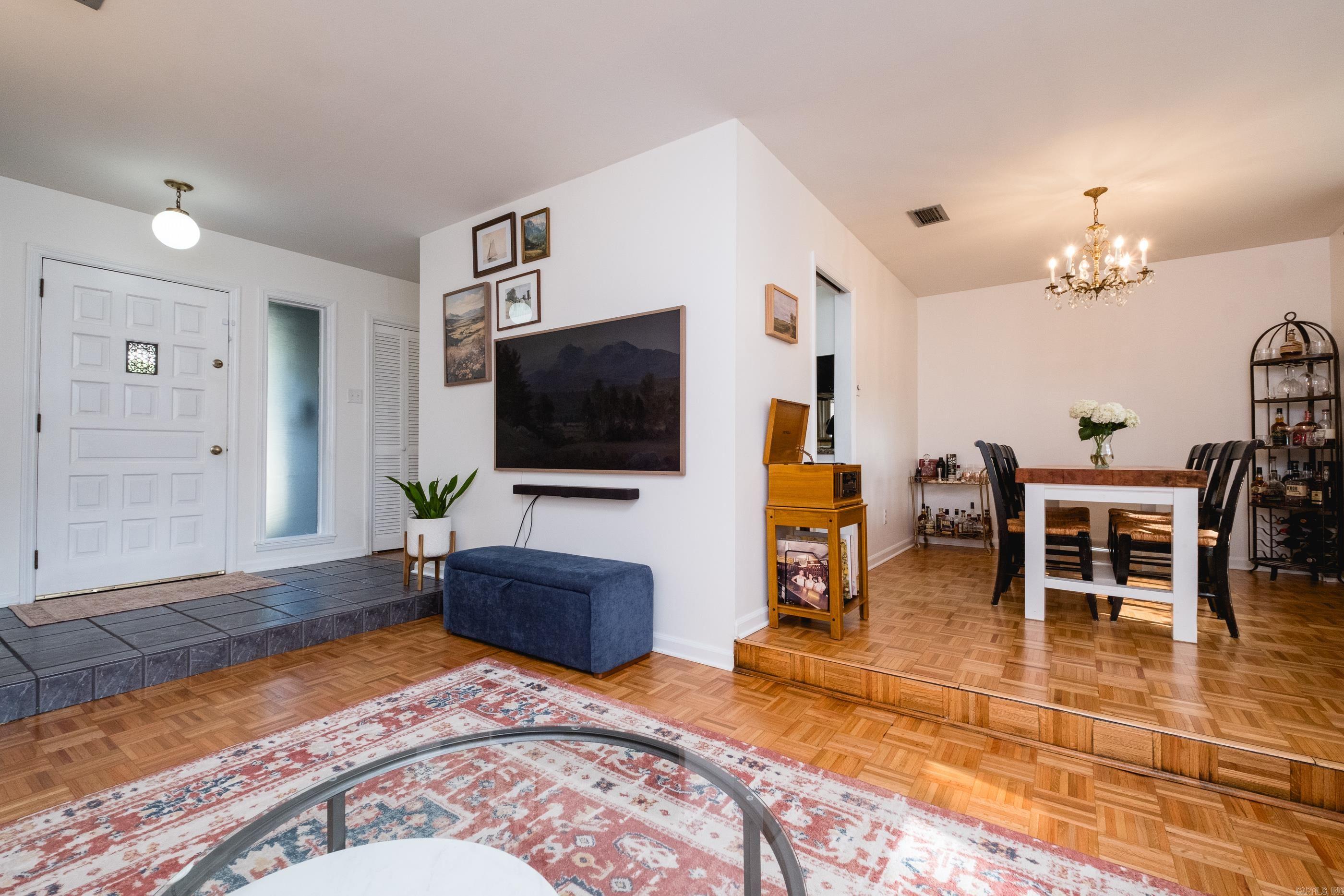 STURBRIDGE - Residential