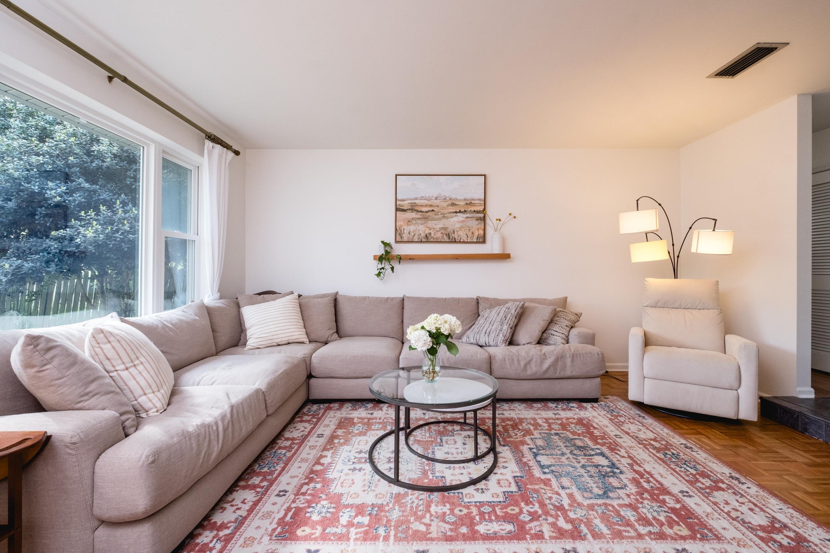 STURBRIDGE - Residential