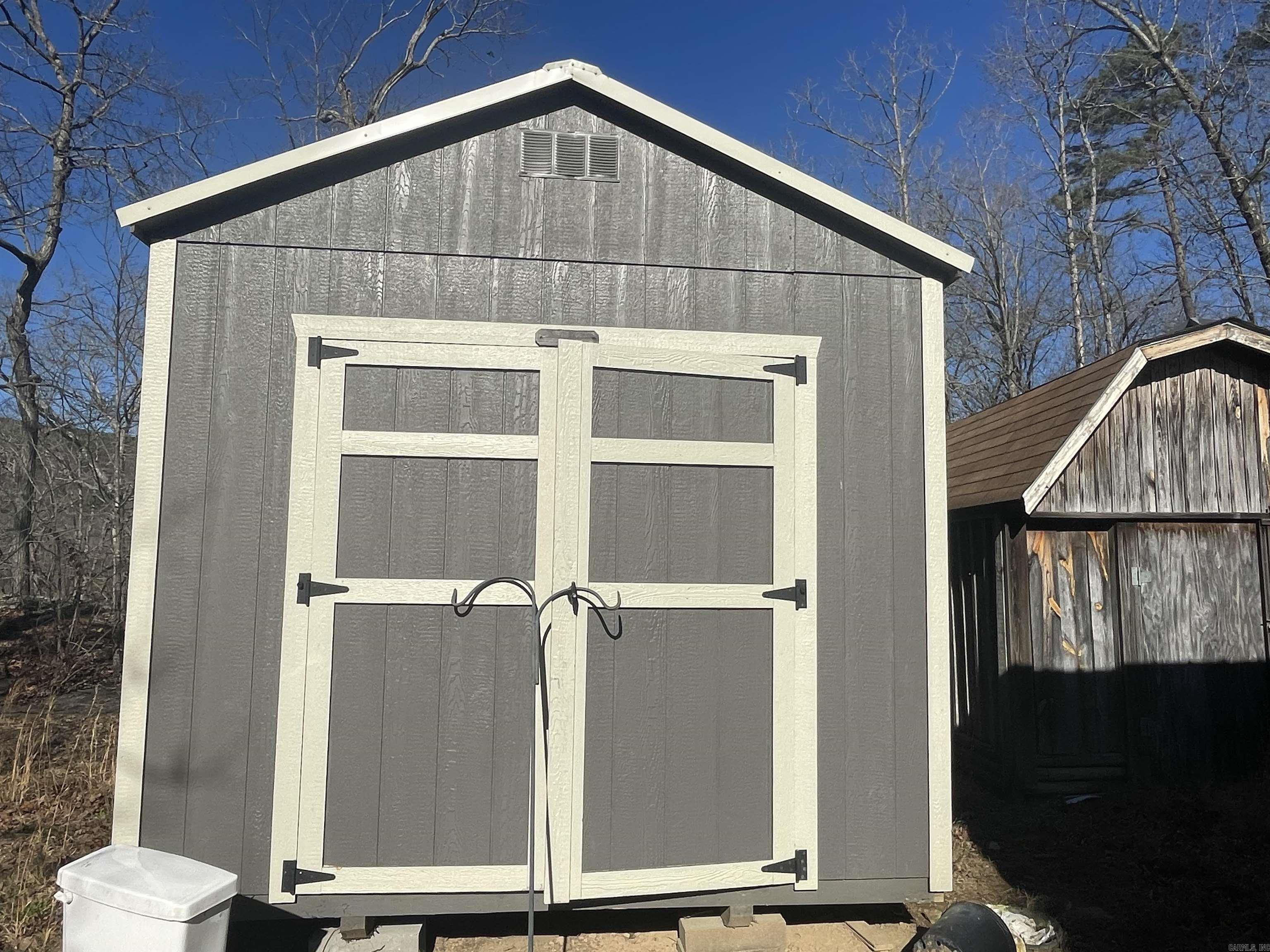 TOMAHAWK VILLAGE - Residential