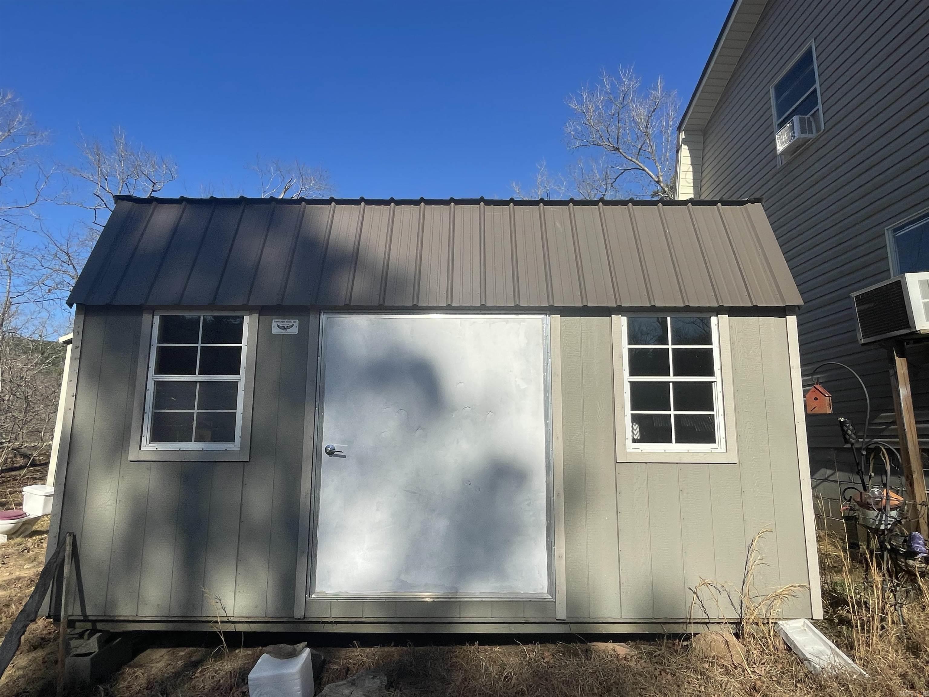 TOMAHAWK VILLAGE - Residential