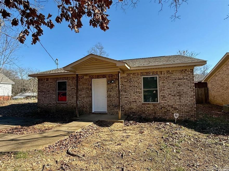 Welcome to 212 Jefferies Street! This charming brick home, built in 2009, offers 1,224 square feet of comfortable living space. Featuring2 bedrooms and 1 bathroom, this centrally located property is close to everything you need. Enjoy the convenience of living in a prime location with easy access to shopping, dining, and entertainment. Don’t miss out on this well-maintained home that’s perfect for anyone looking for a cozy and convenient place to live.
