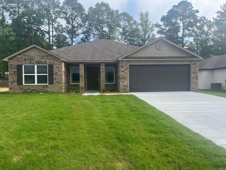 Washington plan  Upgrades in home: 14'x10' uncovered patio, 60" fiberglass standup shower in Master Bath, plumbing faucet upgrade 2, 16" laminate bar top in Kitchen, fiberglass exterior doors, Cheyenne style doors, baseboards level 2, double bowl vanity in Master Bath, Level 1 ceiling fans in Living Room and Master Bedroom, full sod, stainless steel appliance package.