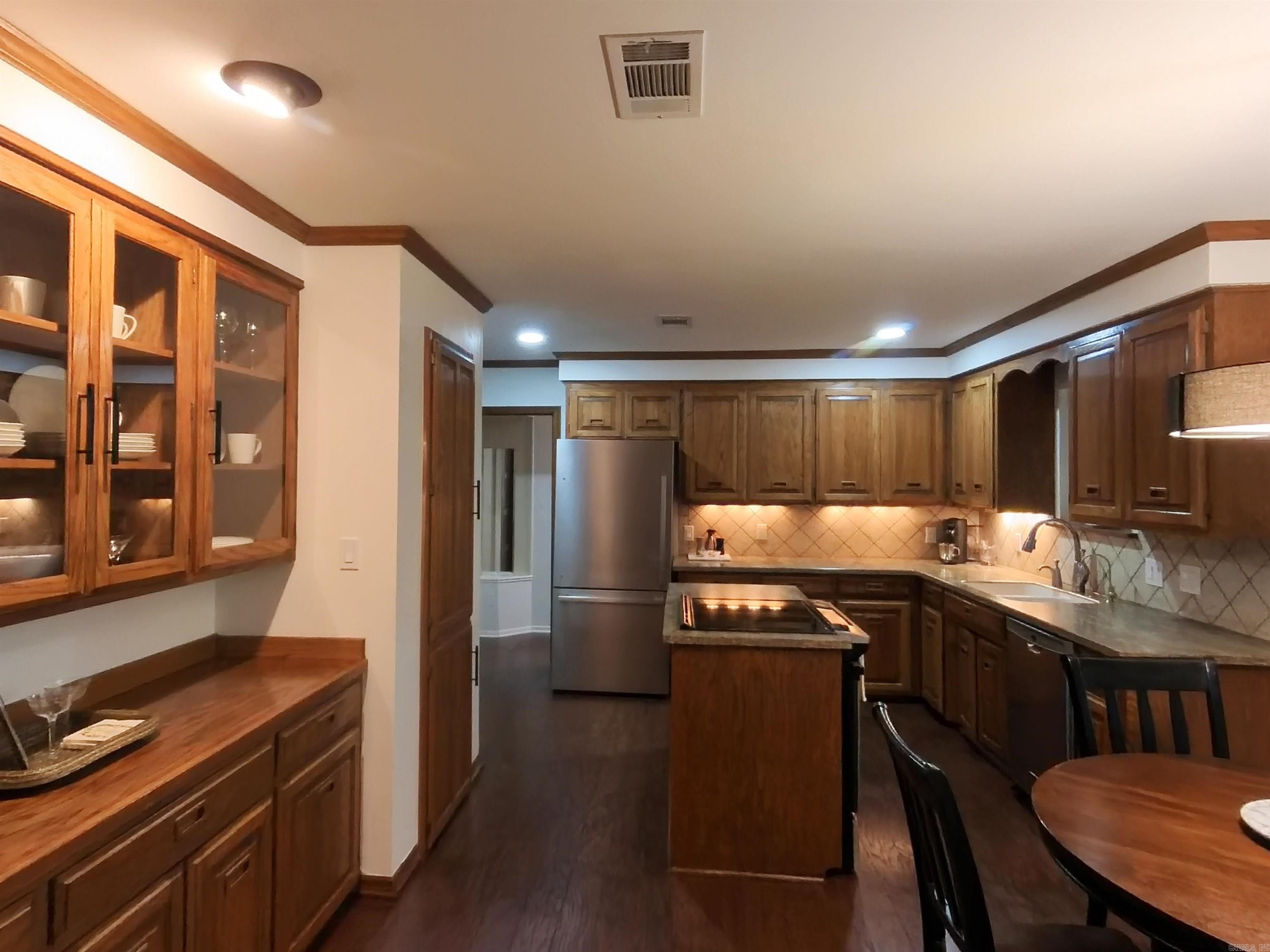 PINE CREST ESTATES - Residential