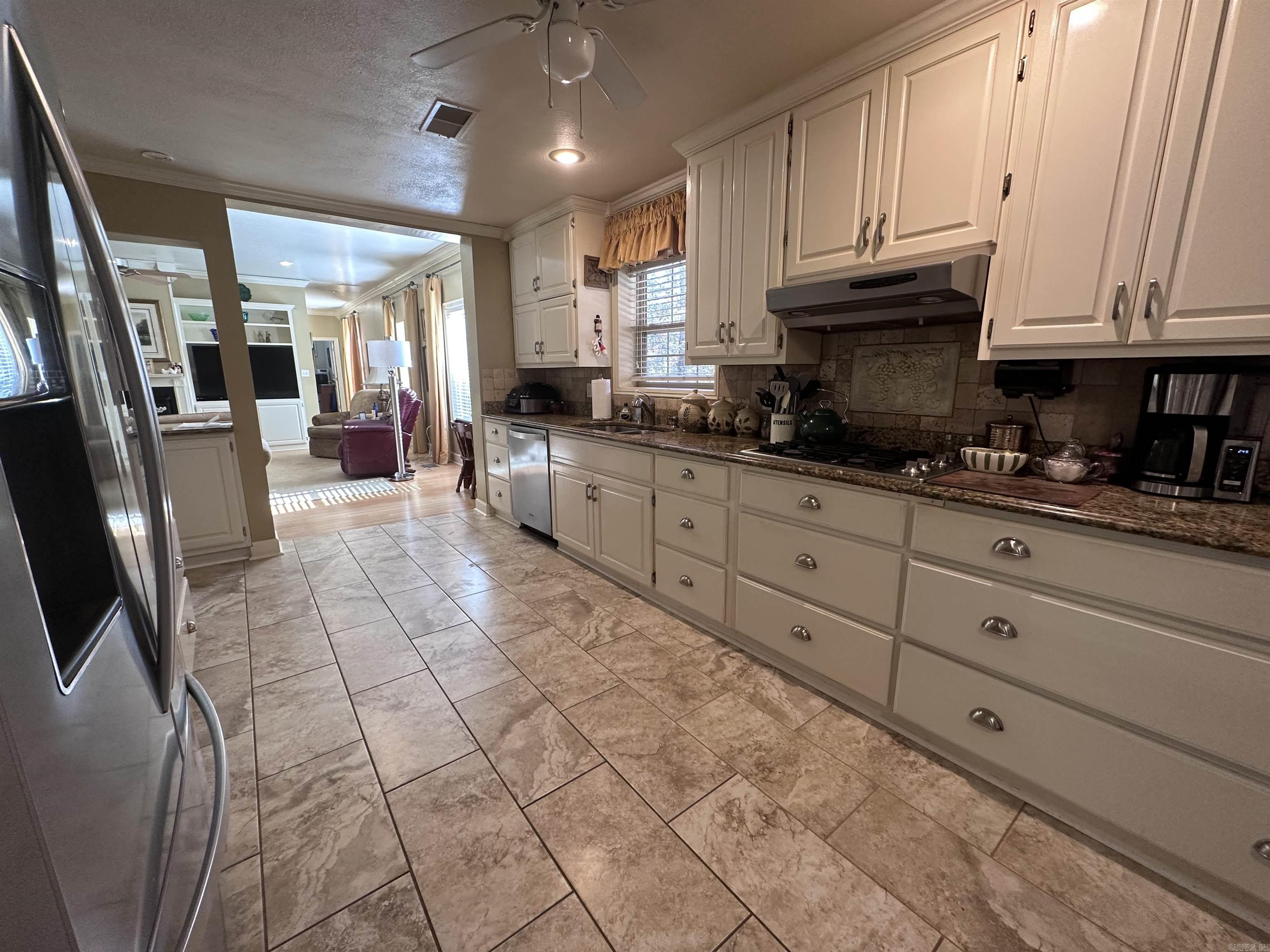 CRICKET COVE - LAKE - Residential